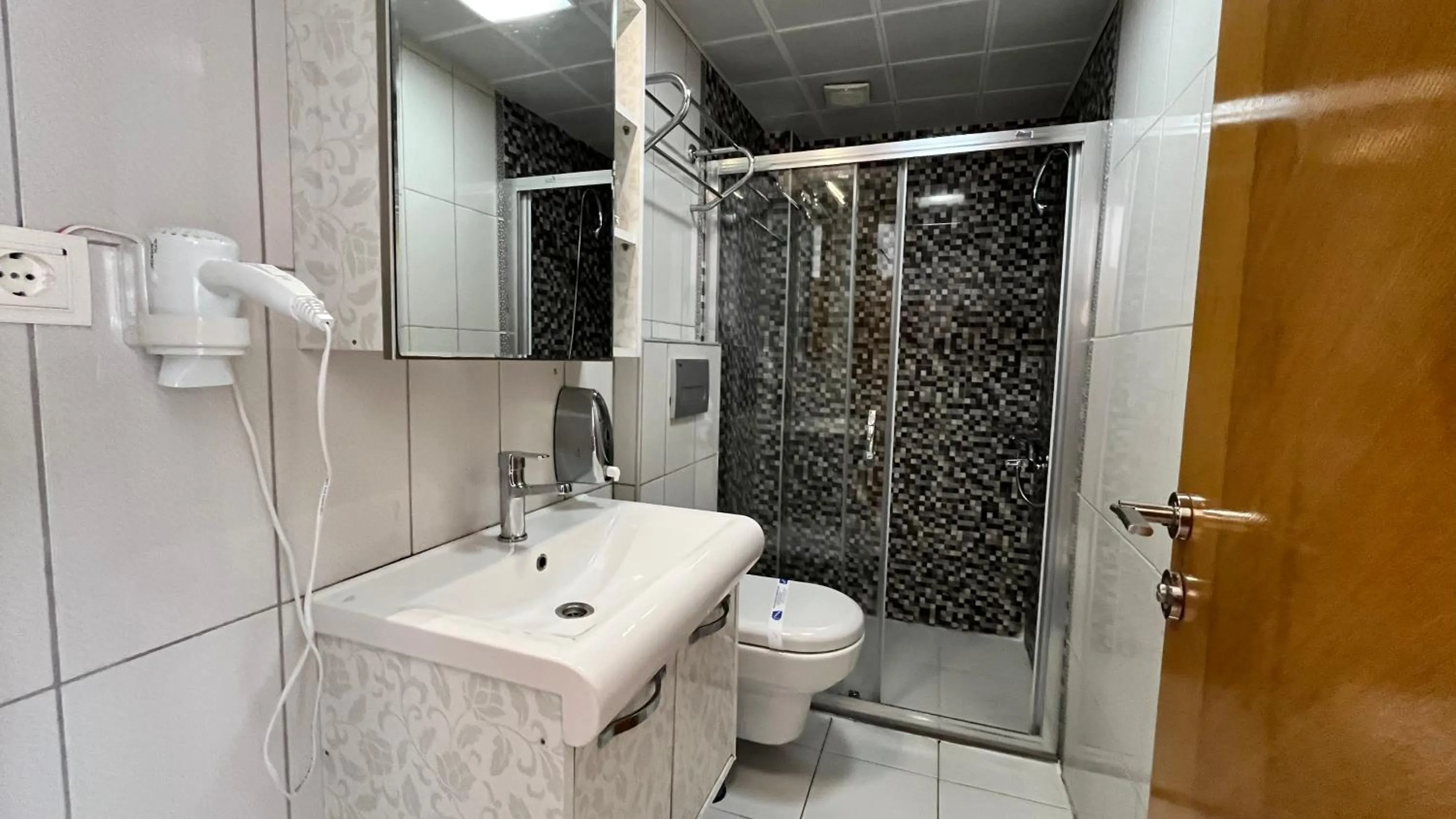 Shower in MANDALİN AKYAKA