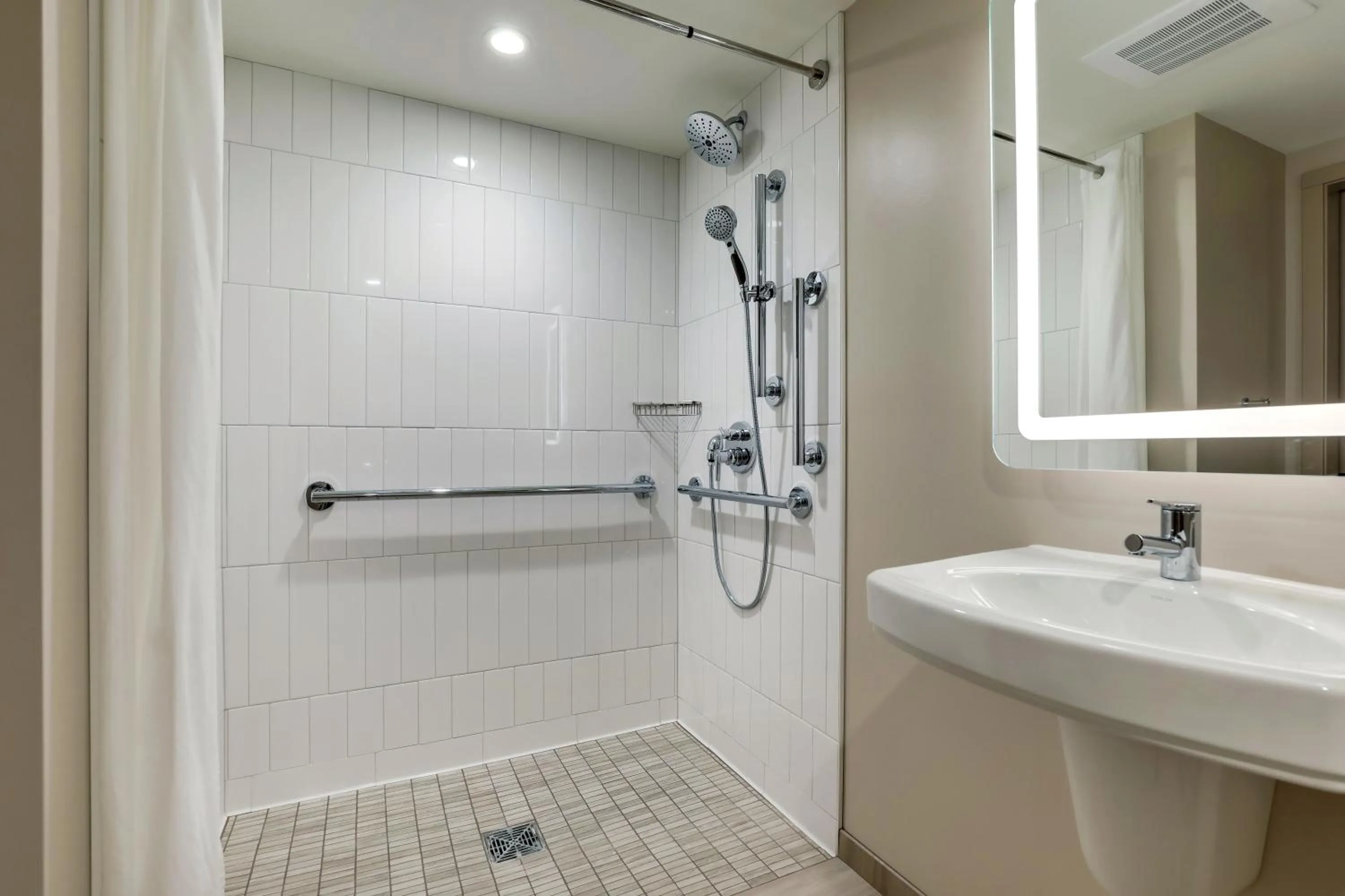 The Atrium Hotel on Third