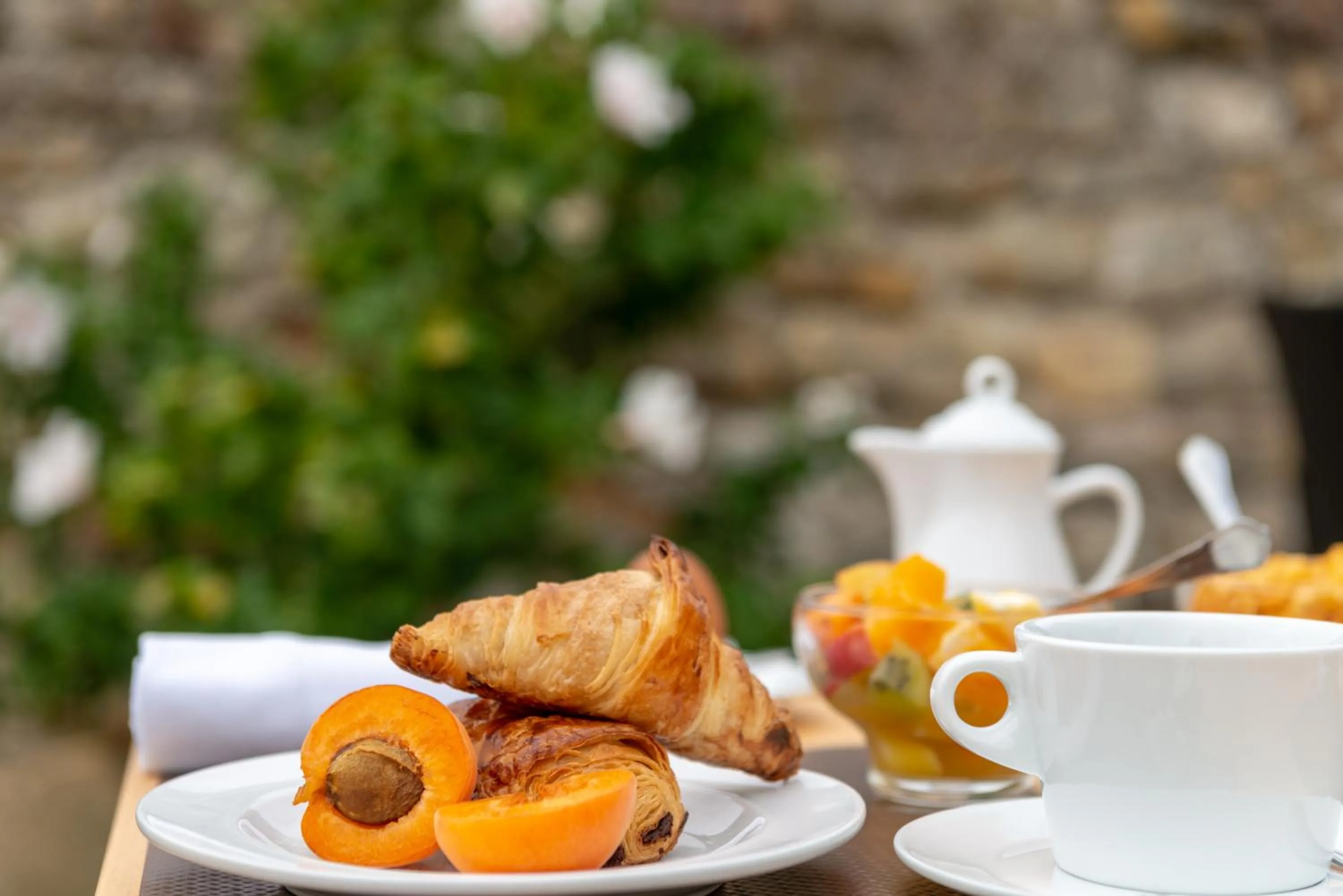Breakfast in Le Manoir de Pierre Levée, The Originals Collection