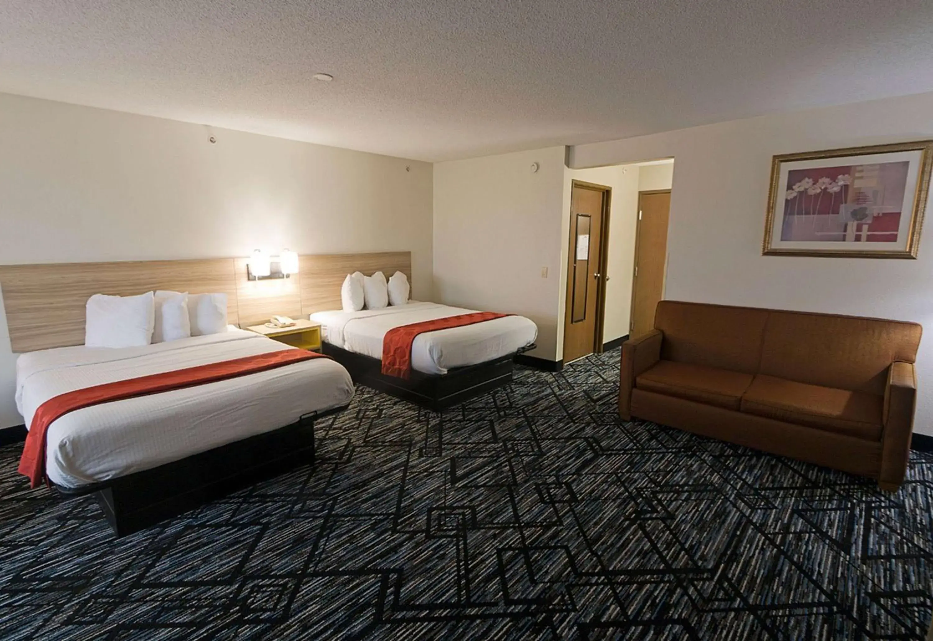 Deluxe Queen Room with Two Queen Beds - Non-Smoking in Ramada Limited Decatur Deluxe Queen Room with Two Queen Beds - Non-Smoking in Ramada Limited Decatur