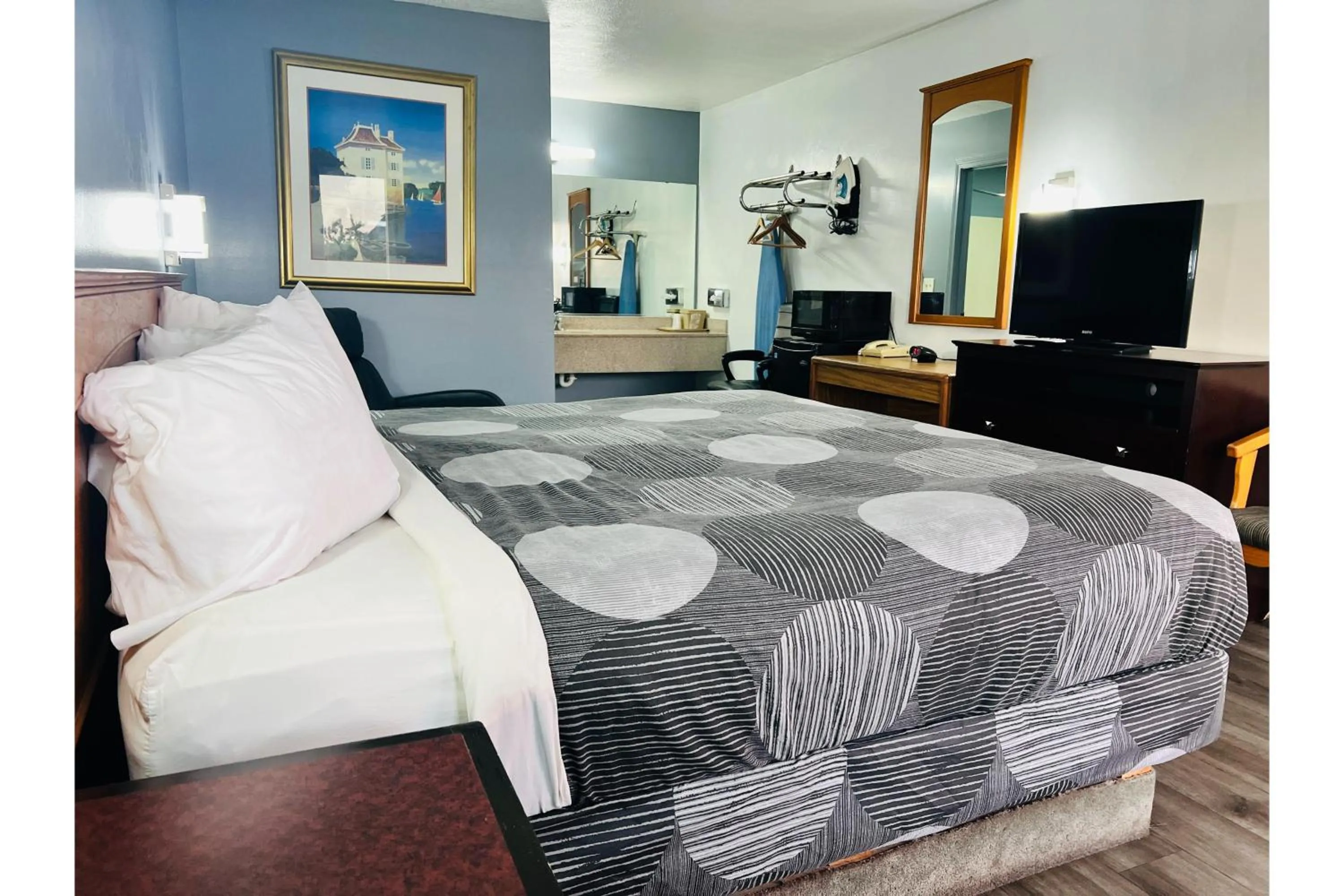 Bedroom, Bed in Relax Inn