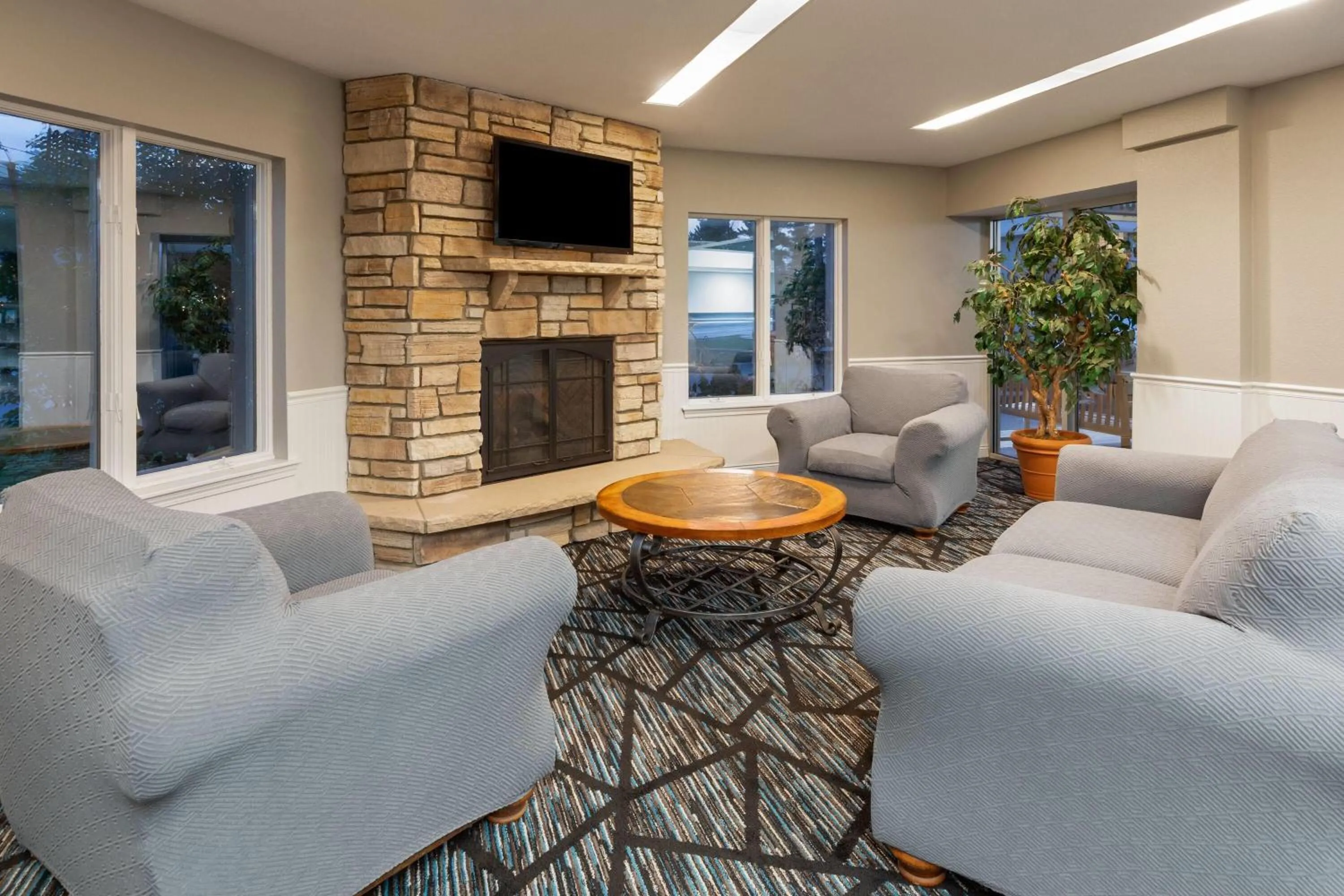 Lobby or reception in Super 8 by Wyndham Traverse City