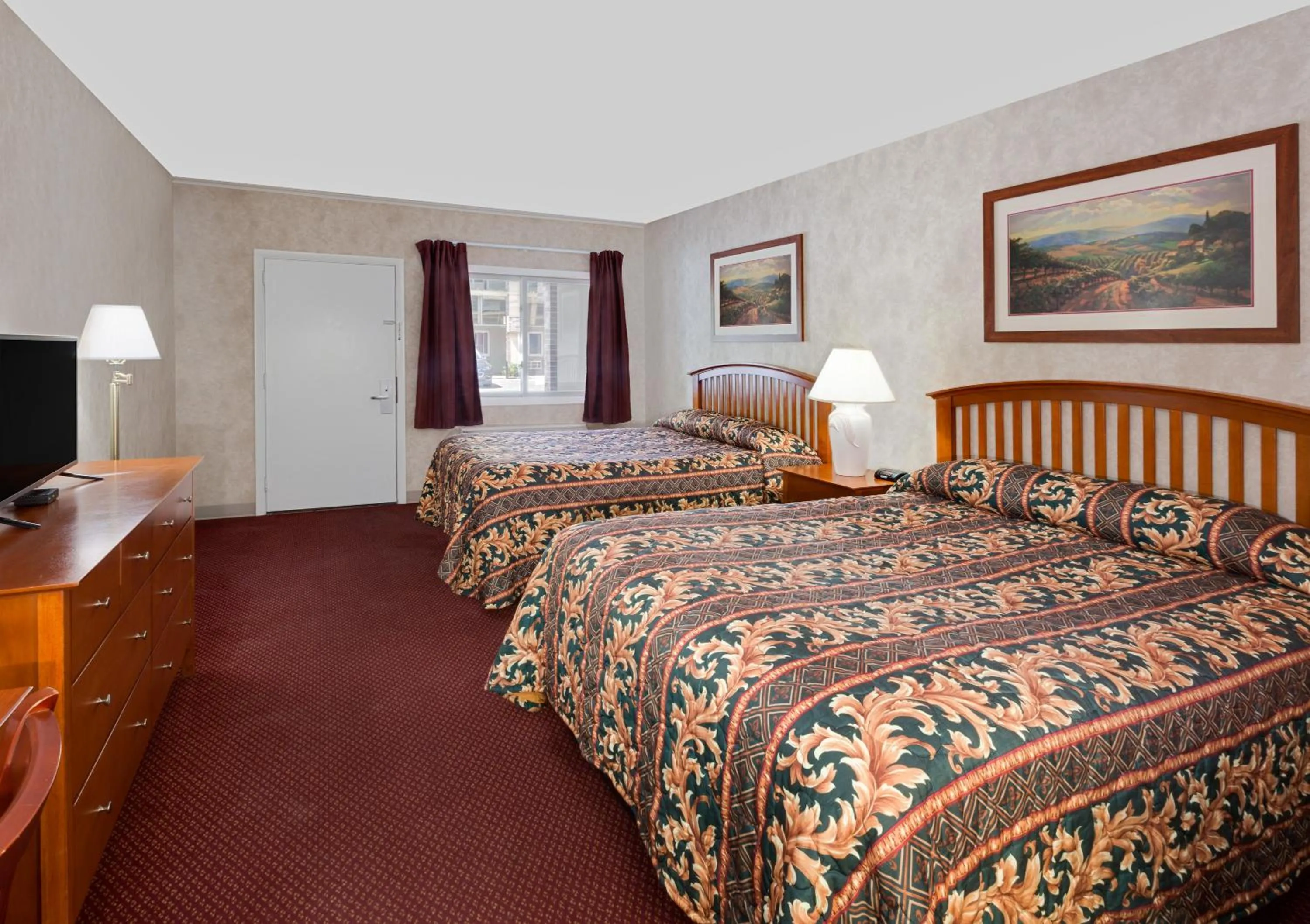 Bedroom, Bed in Super 8 by Wyndham Traverse City
