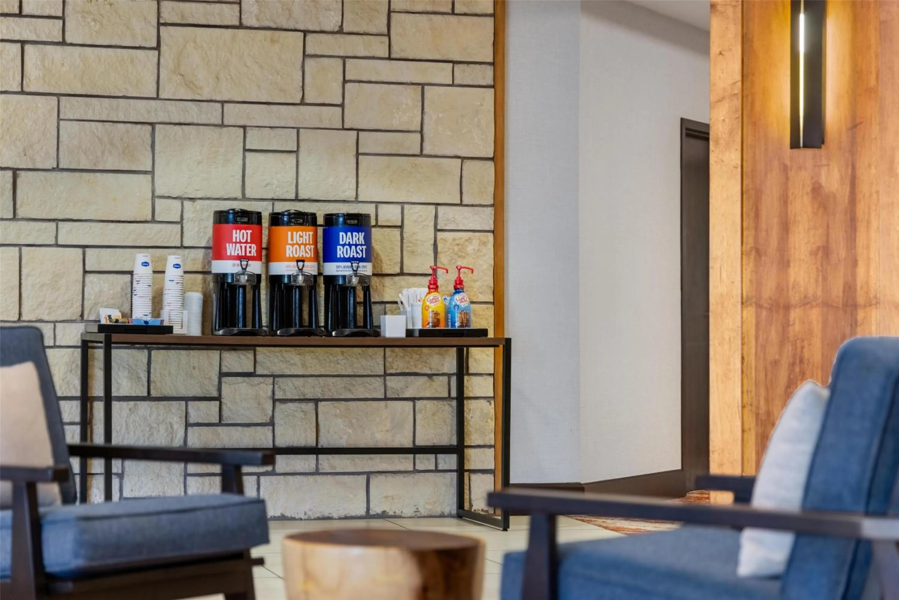 Lobby or reception in Hampton Inn & Suites I-35/Mulvane