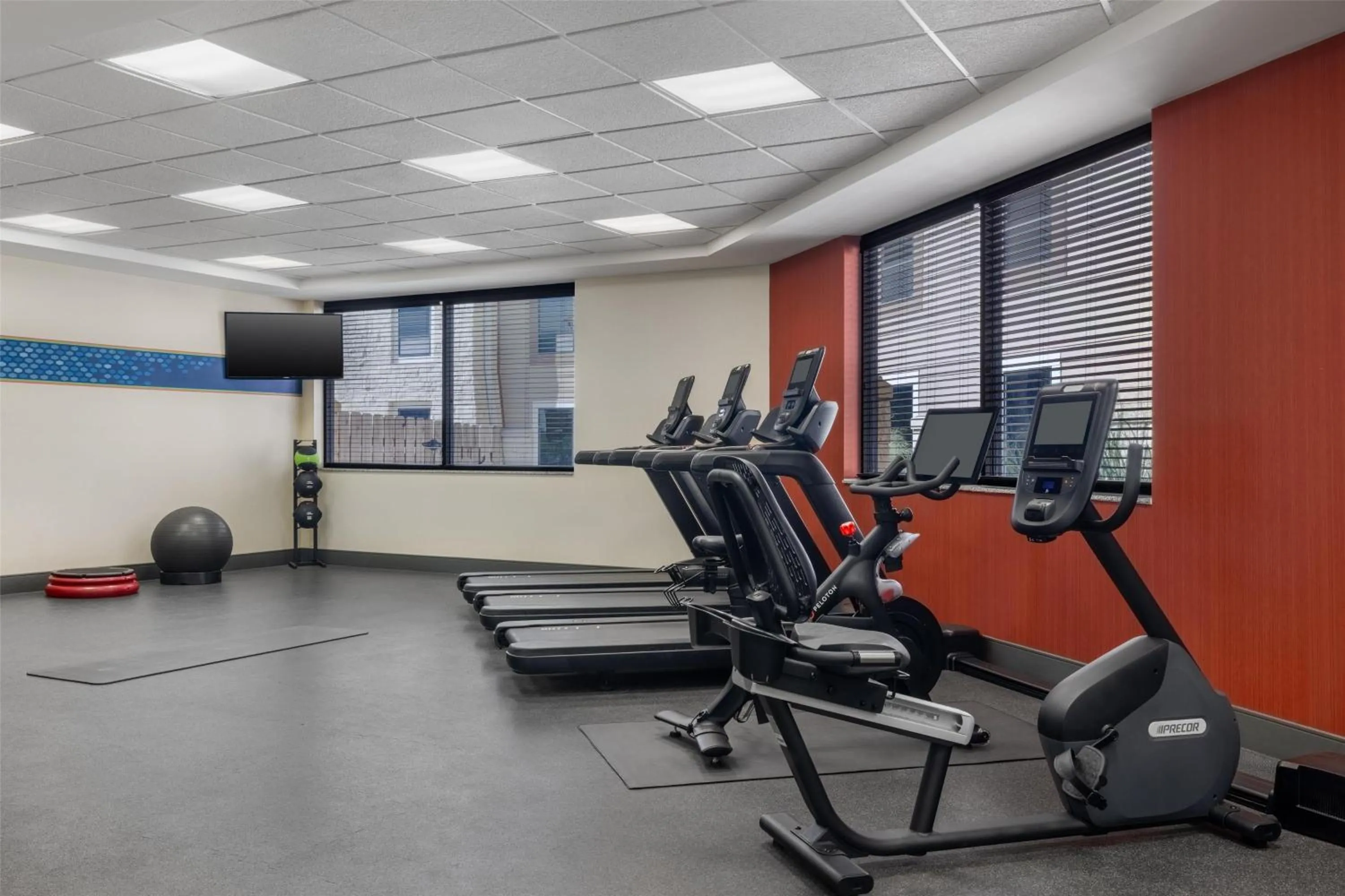 Fitness centre/facilities in Hampton Inn & Suites I-35/Mulvane