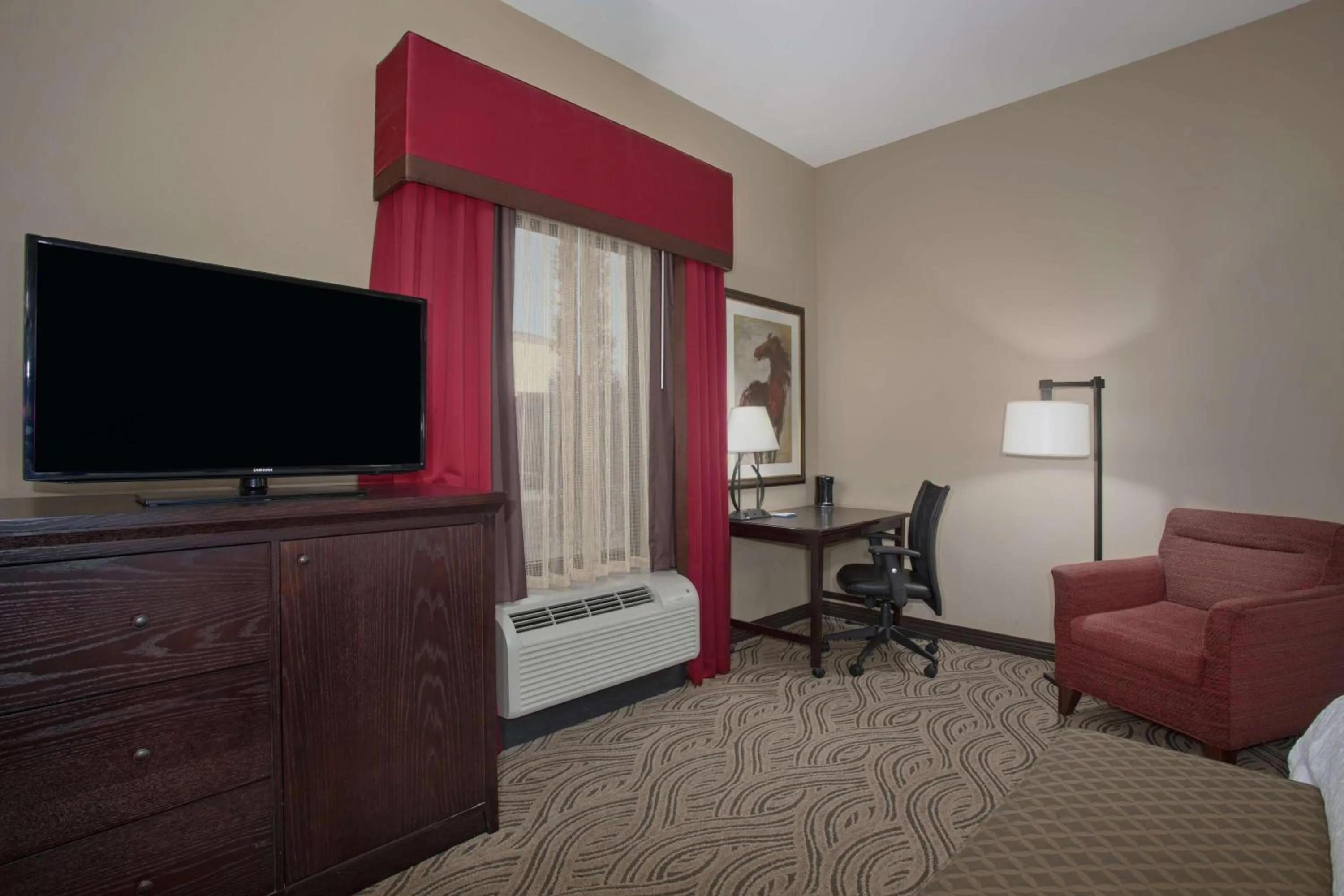 Bedroom in Hampton Inn & Suites I-35/Mulvane