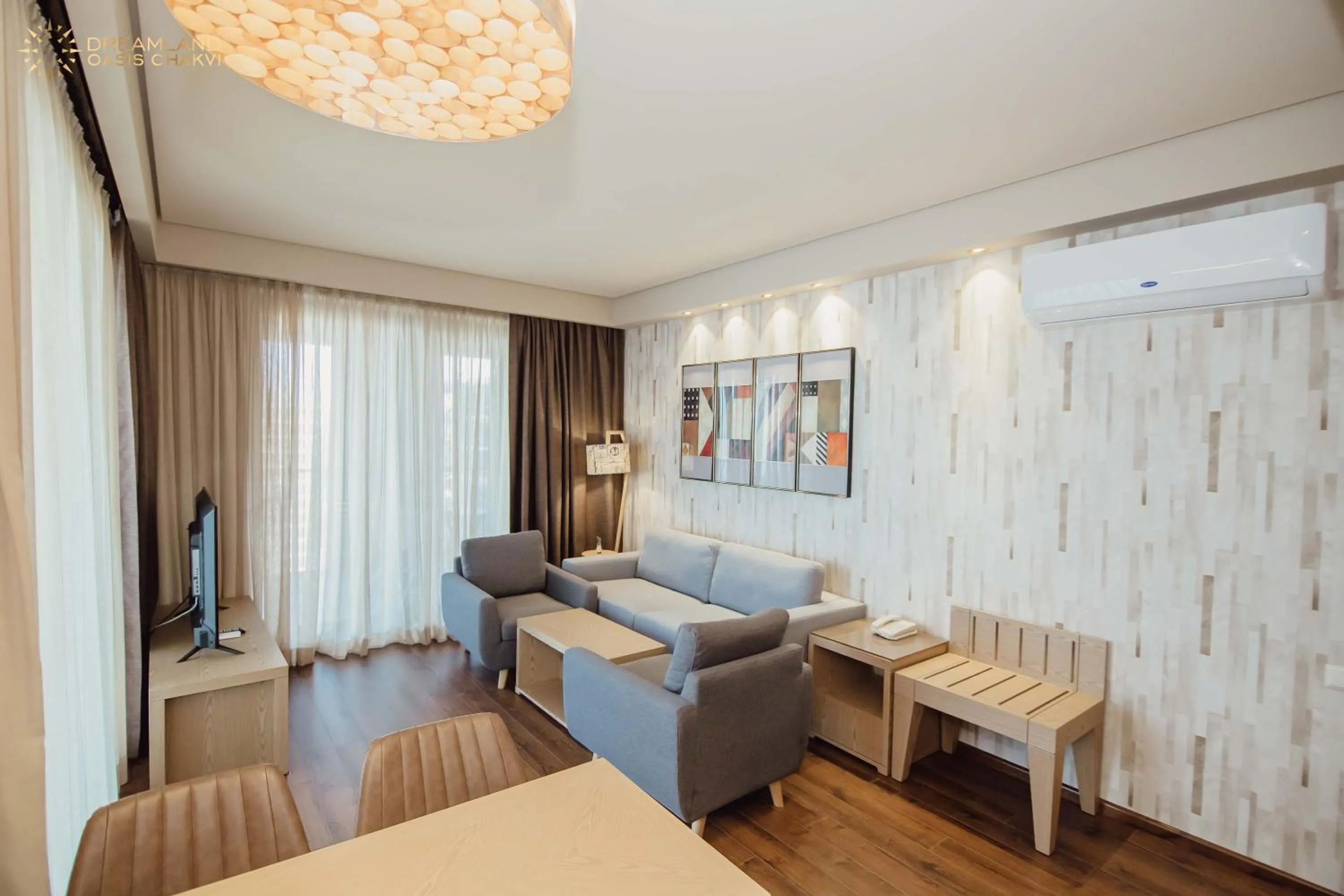 TV and multimedia in Dreamland Oasis Aparthotel