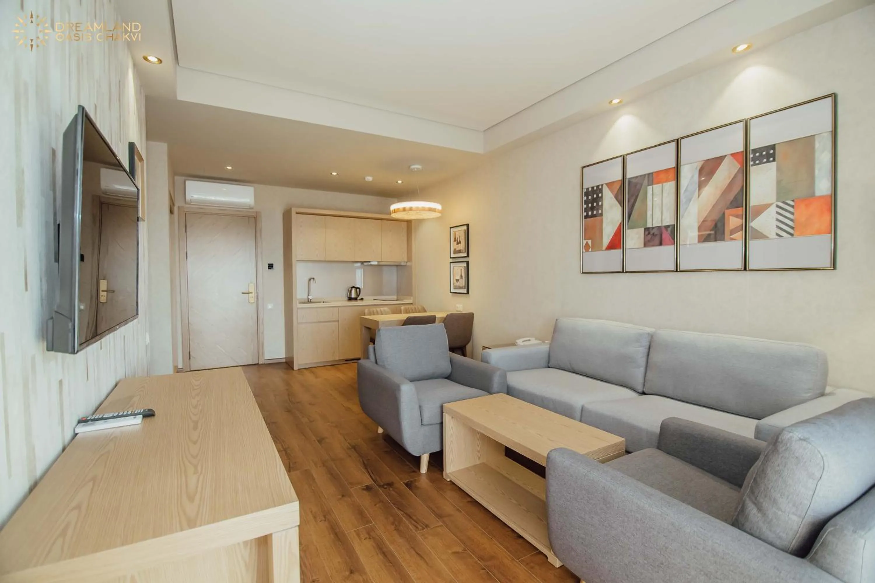 TV and multimedia in Dreamland Oasis Aparthotel