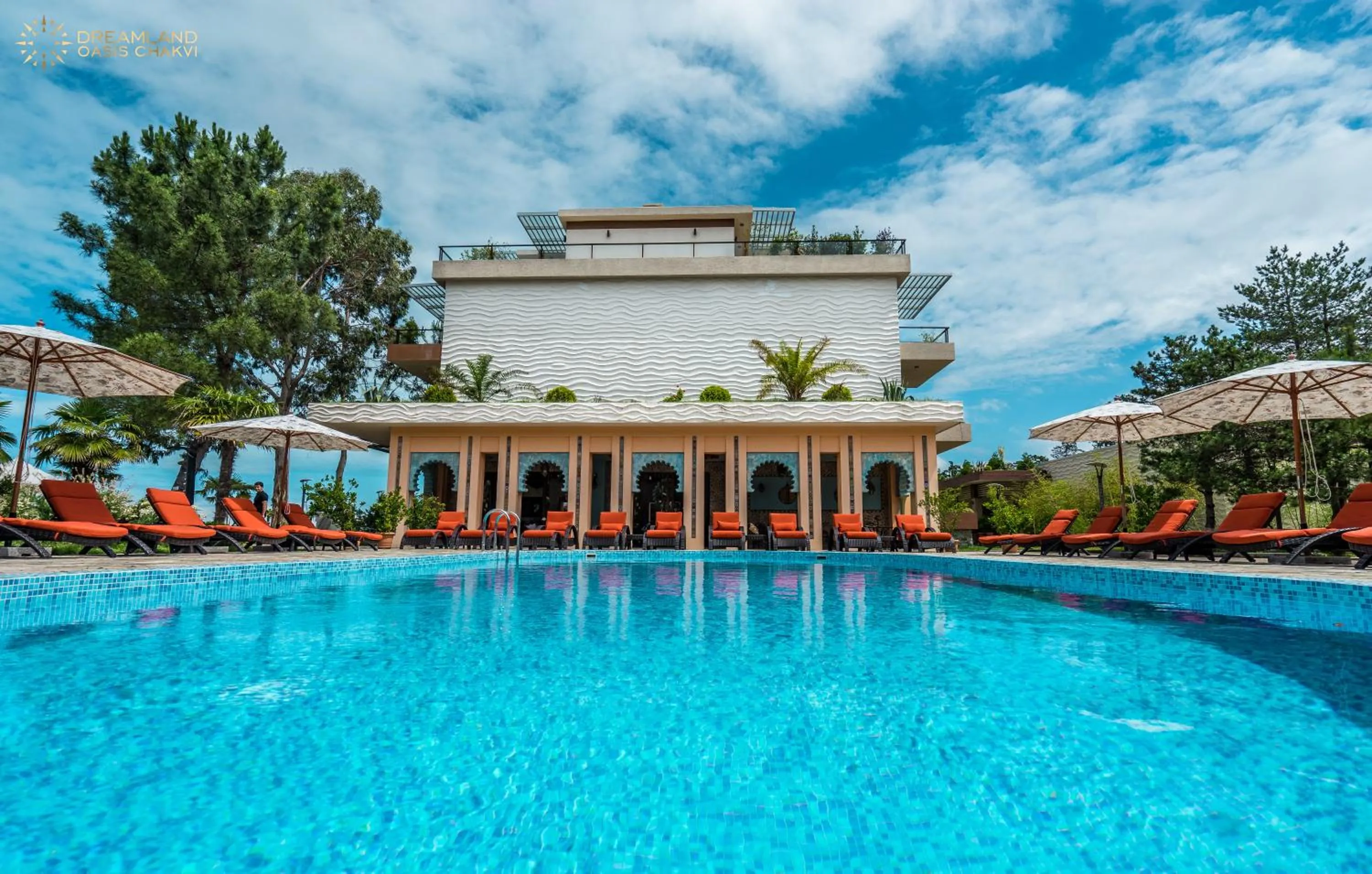 Swimming pool in Dreamland Oasis Aparthotel