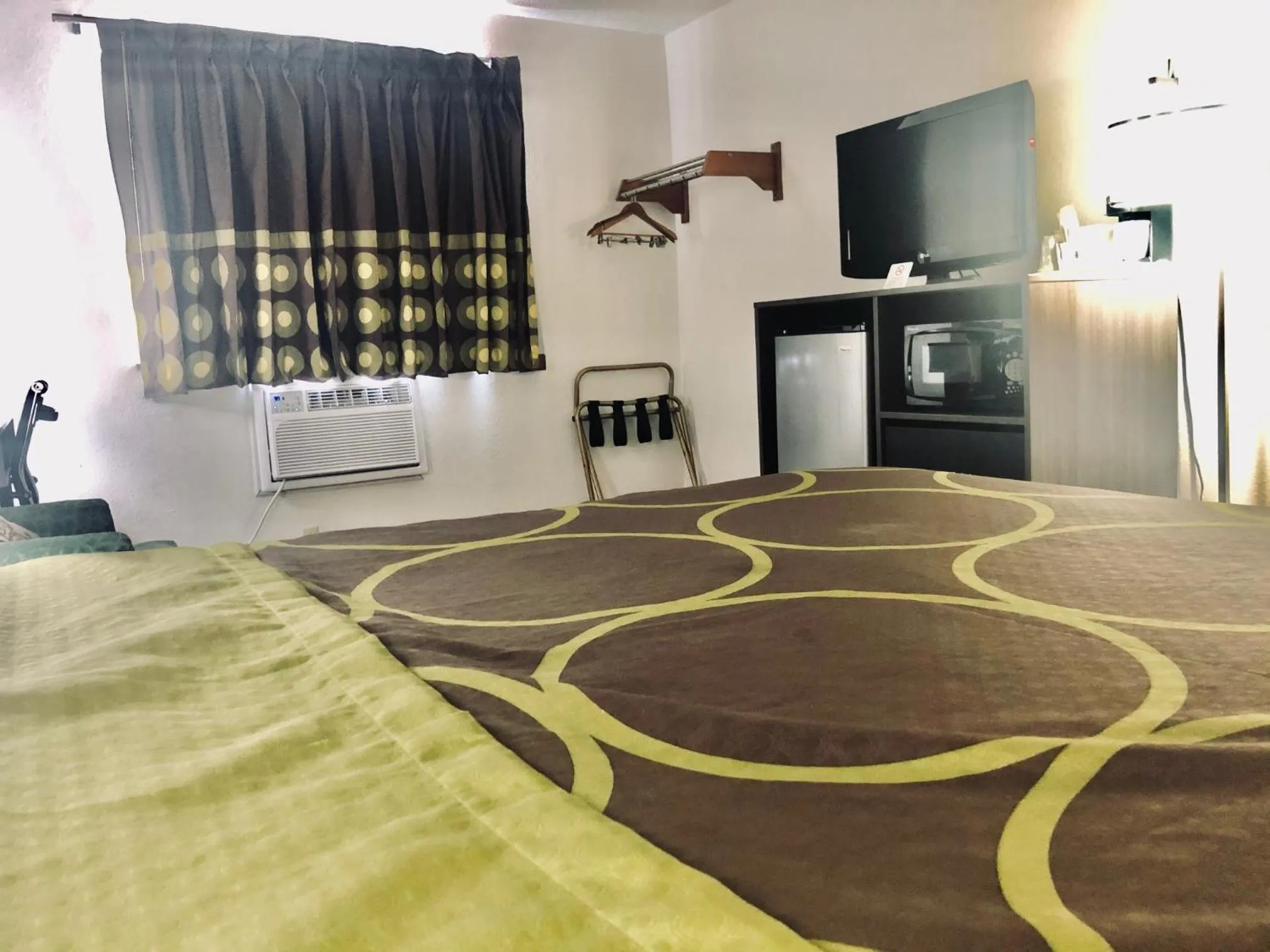 Bed in Super 8 by Wyndham Peru Starved Rock State Park