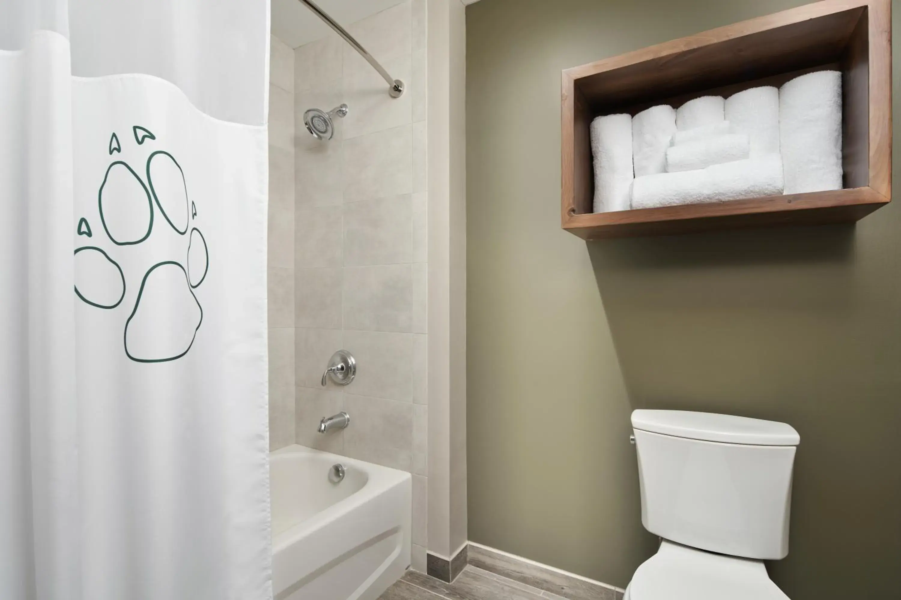 Royal Wolf Den in Great Wolf Lodge New England Royal Wolf Den in Great Wolf Lodge New England