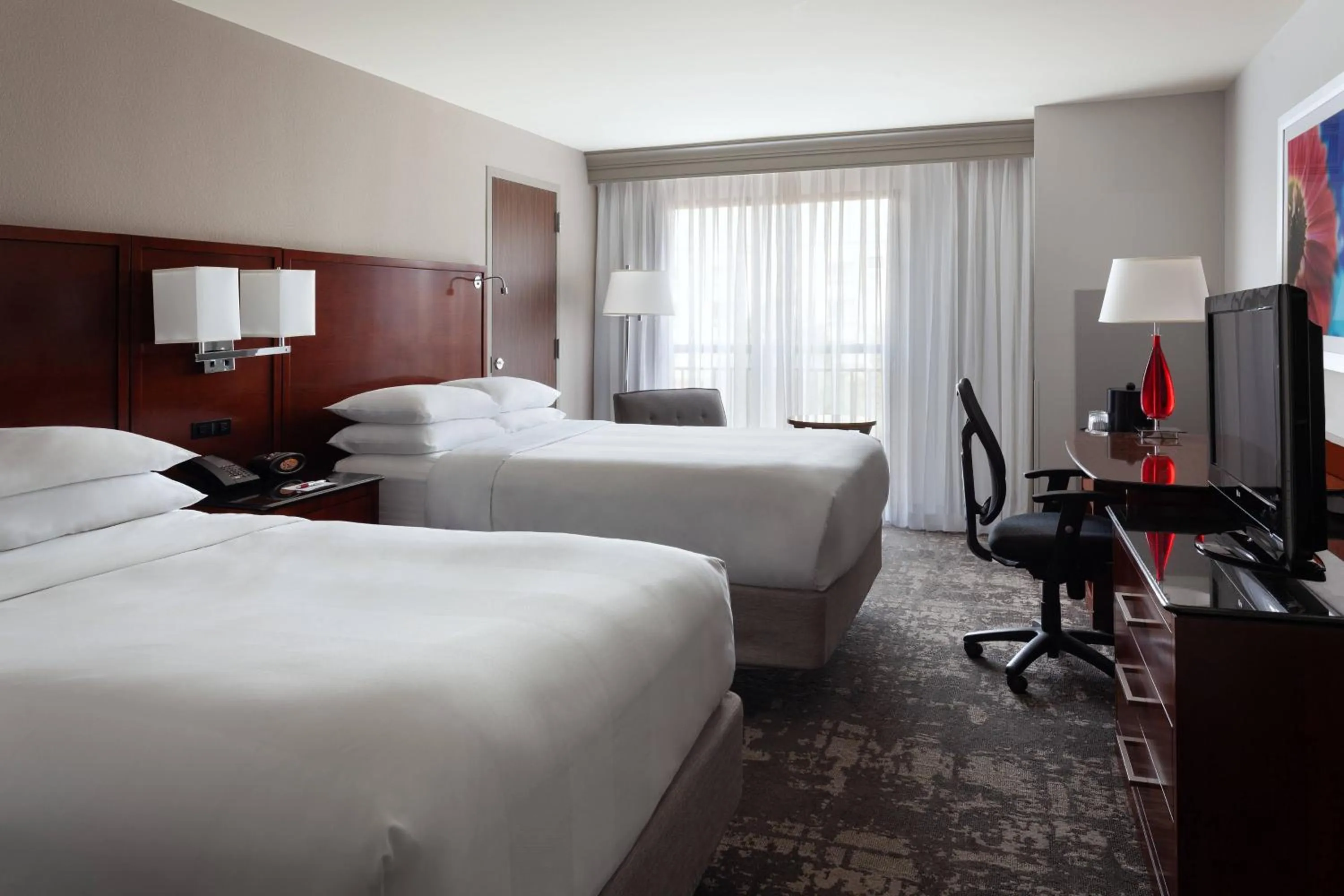Photo of the whole room, Bed in Marriott Minneapolis Airport