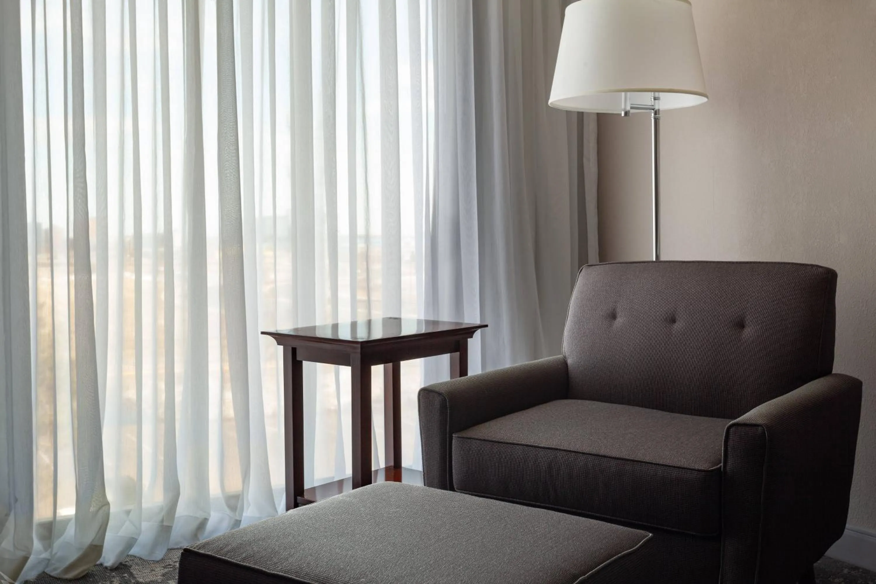 Photo of the whole room in Marriott Minneapolis Airport