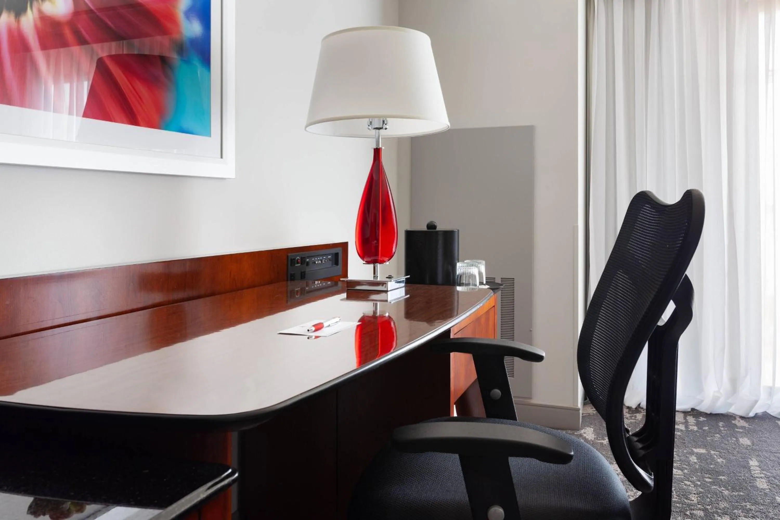 Photo of the whole room in Marriott Minneapolis Airport