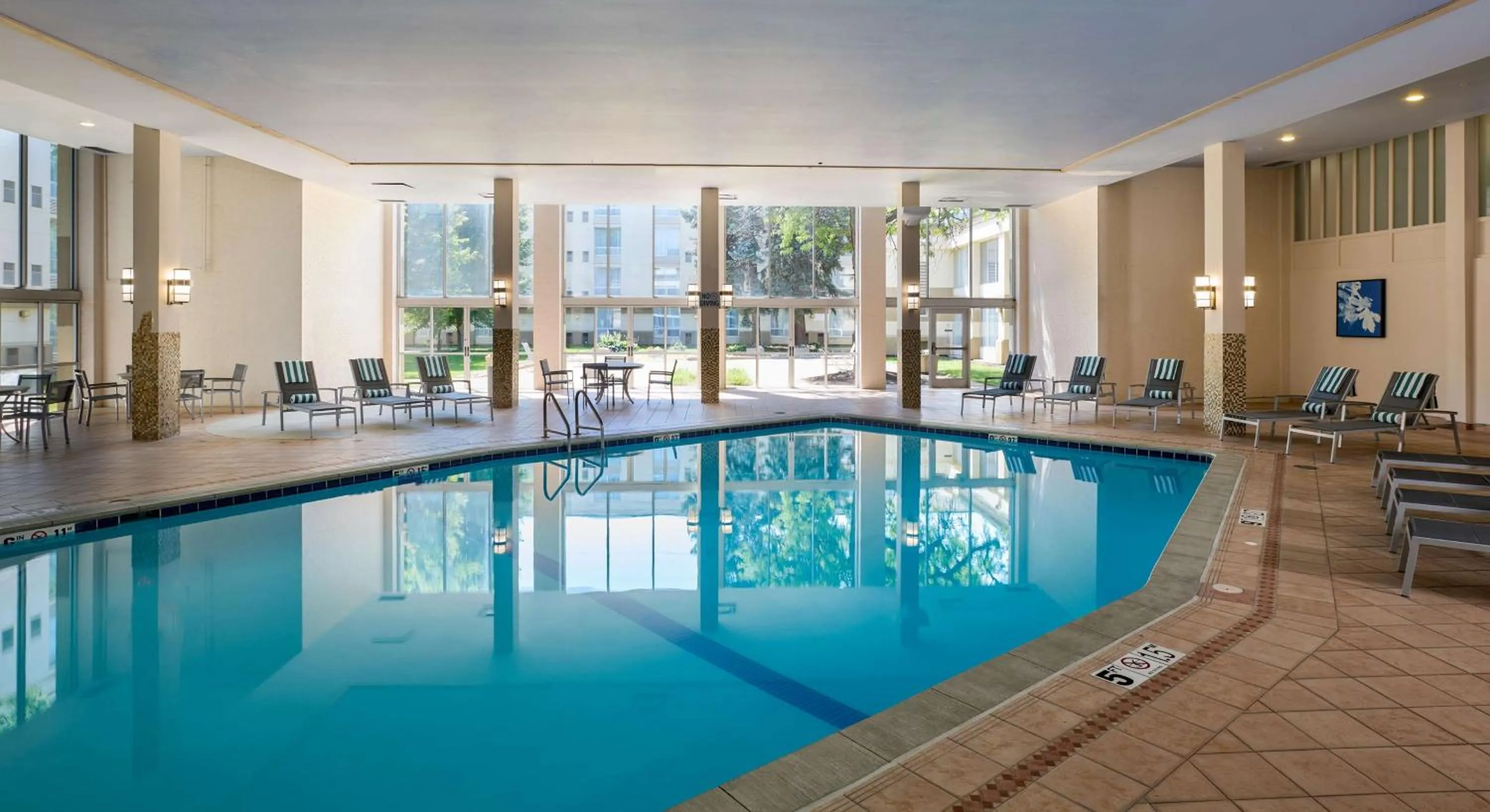 Pool view in Marriott Minneapolis Airport