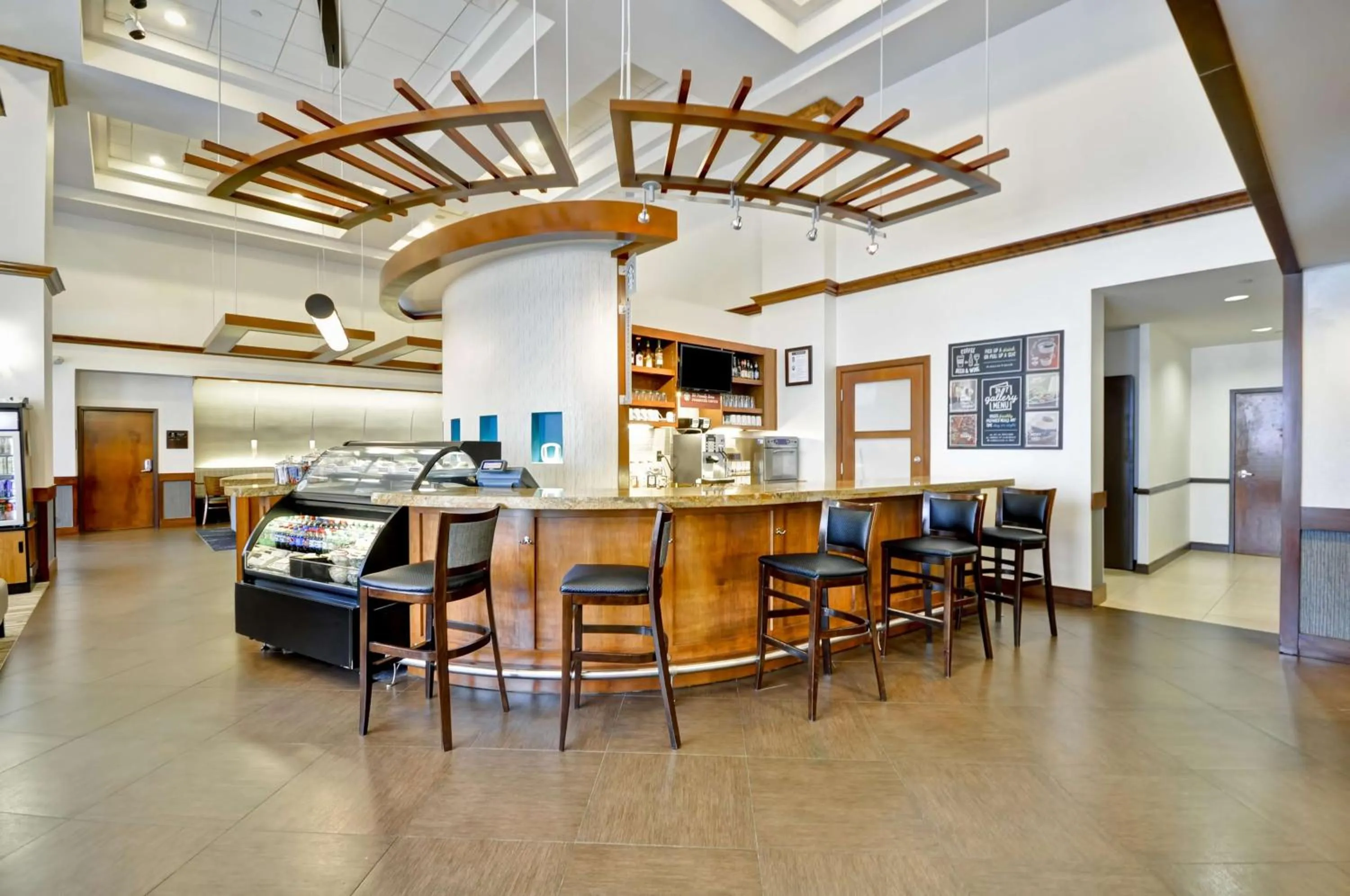 Lounge or bar in Hyatt Place Minneapolis Airport South