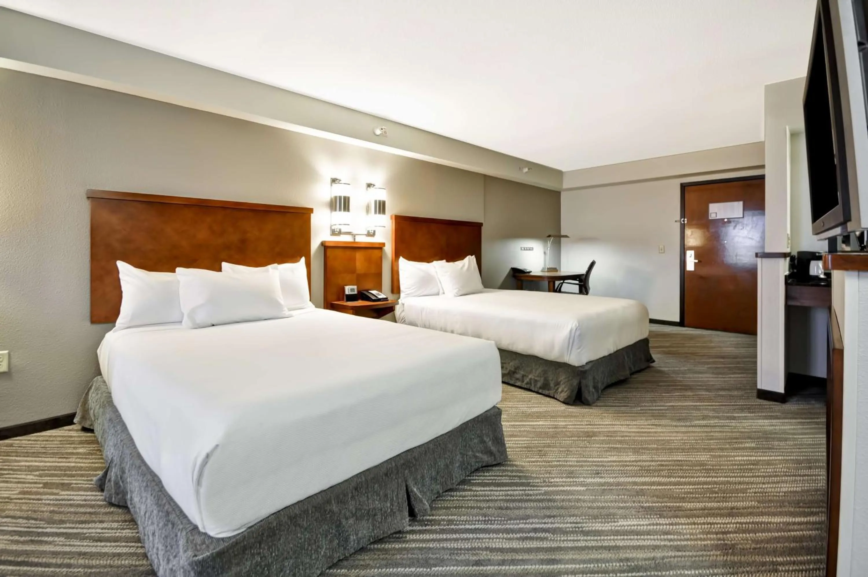 Photo of the whole room, Bed in Hyatt Place Minneapolis Airport South