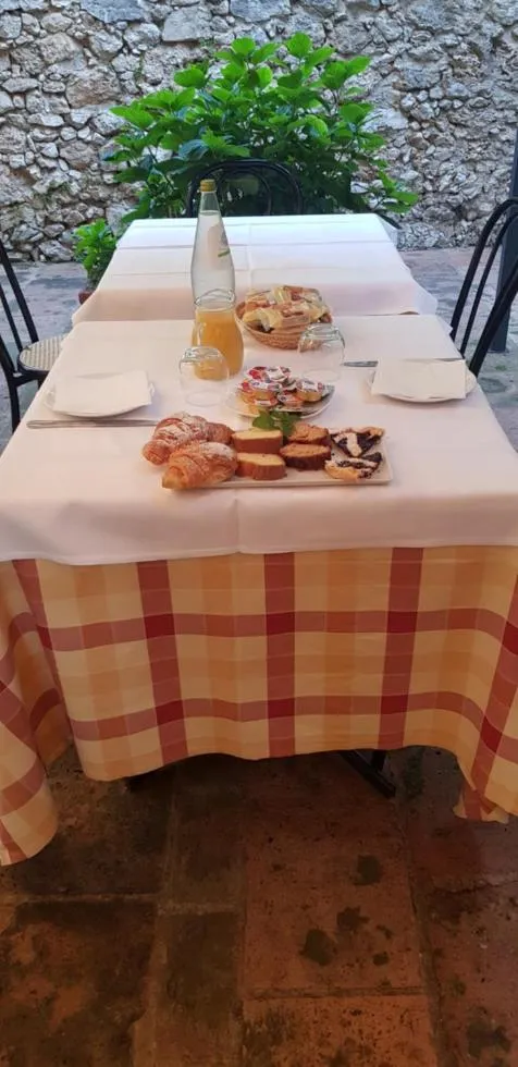 Breakfast in Albergo Fontanelle