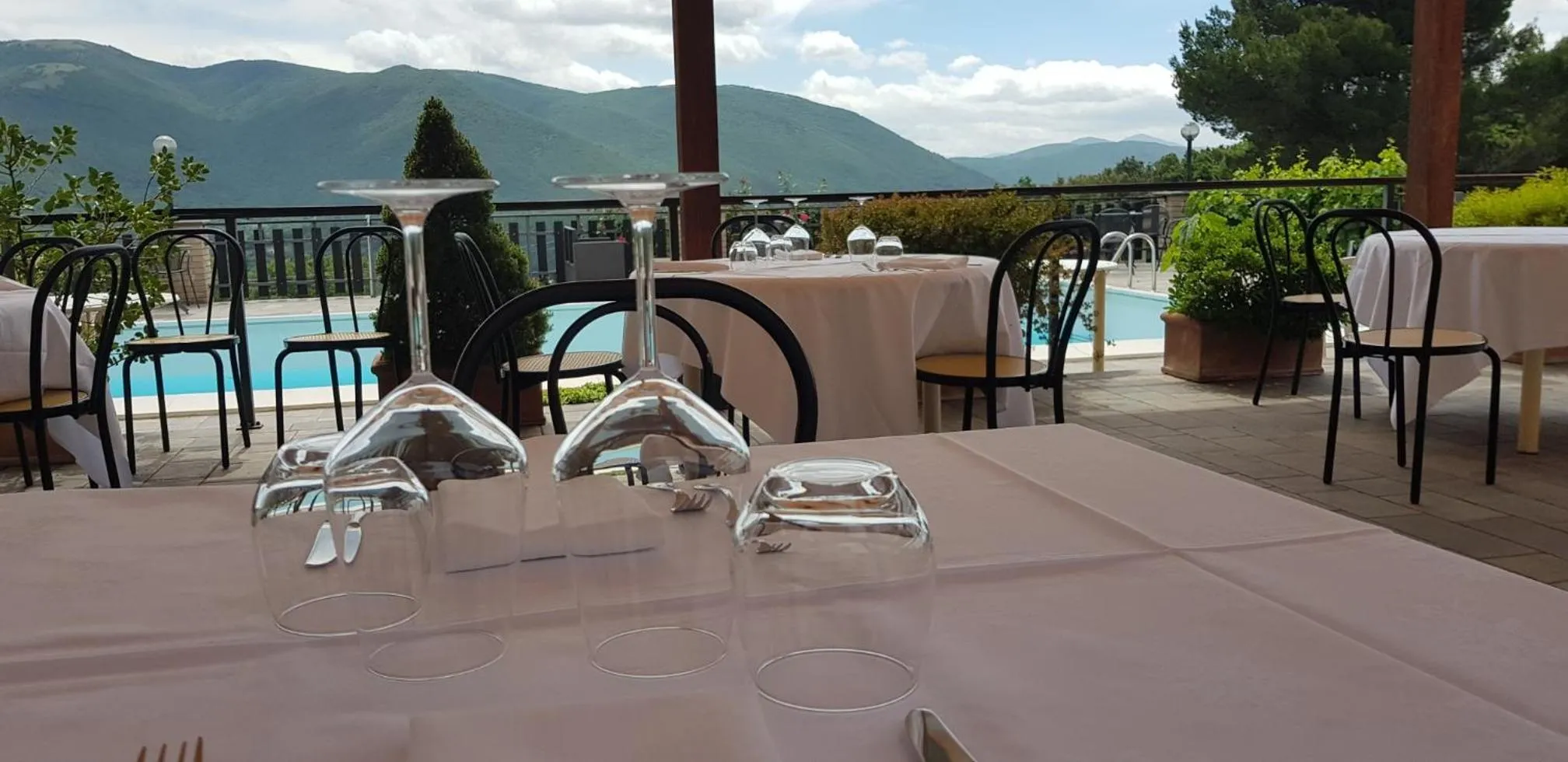 Restaurant/places to eat in Albergo Fontanelle