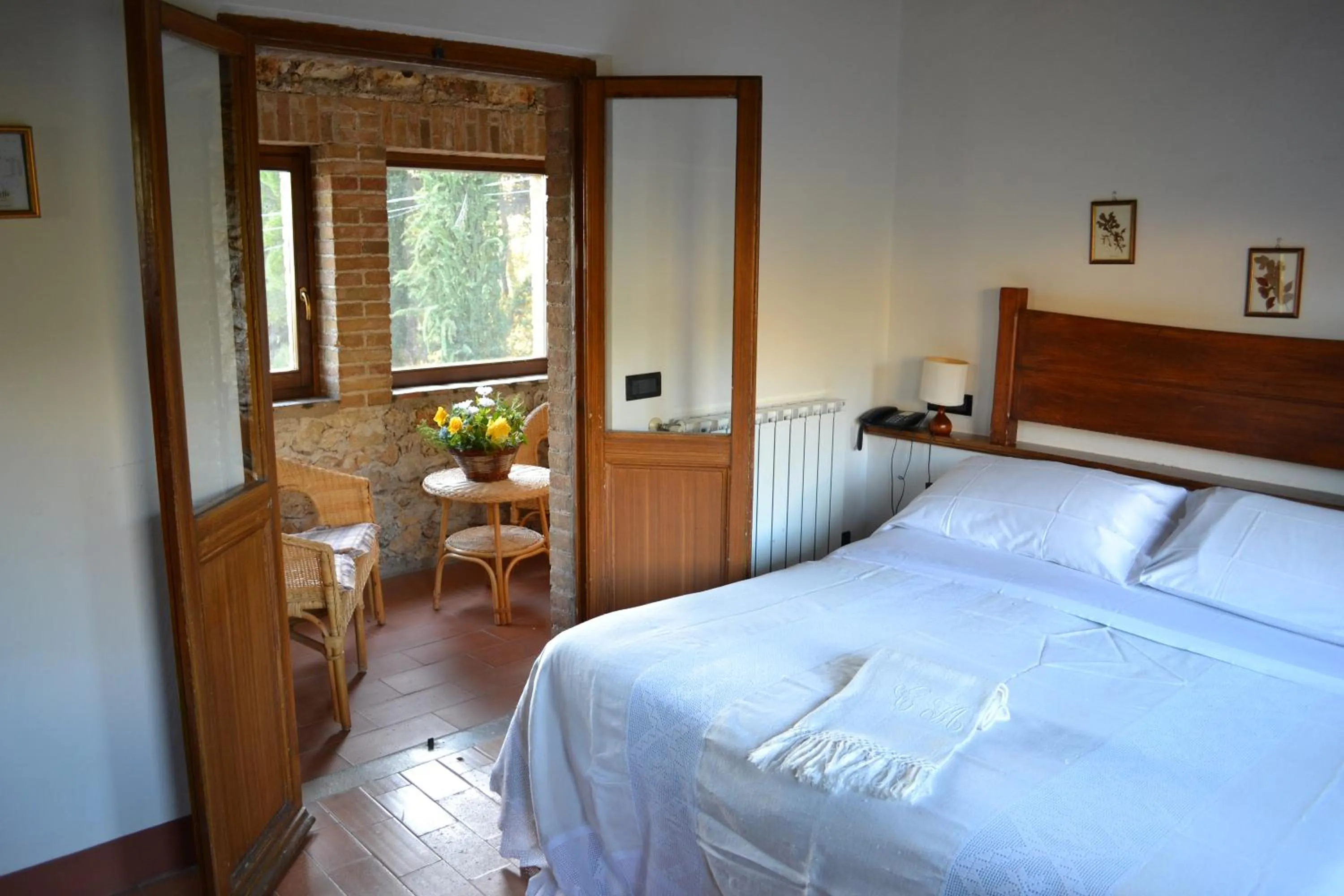 Photo of the whole room, Bed in Albergo Fontanelle