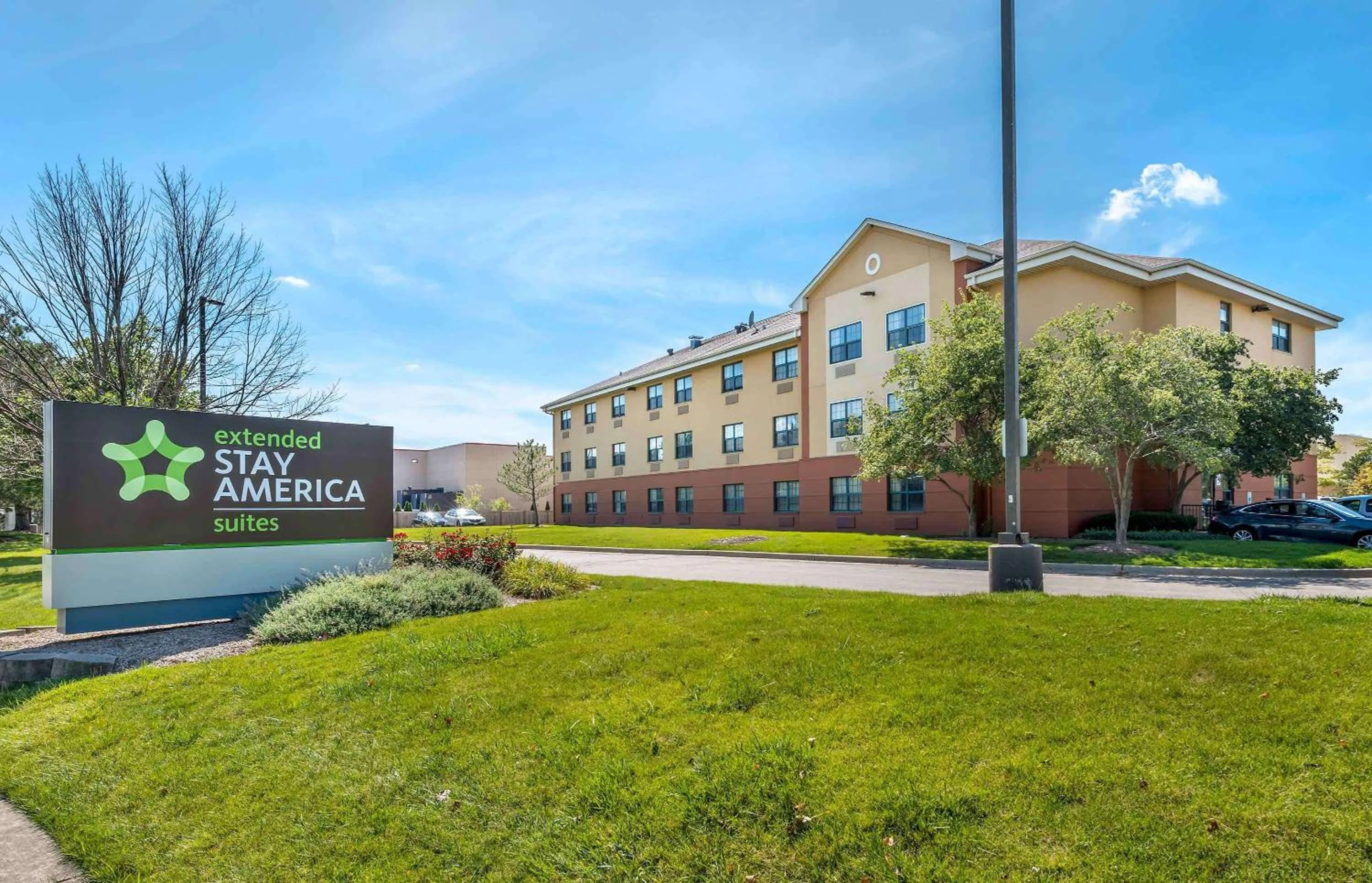 Property building in Extended Stay America Suites - Chicago - Buffalo Grove - Deerfield