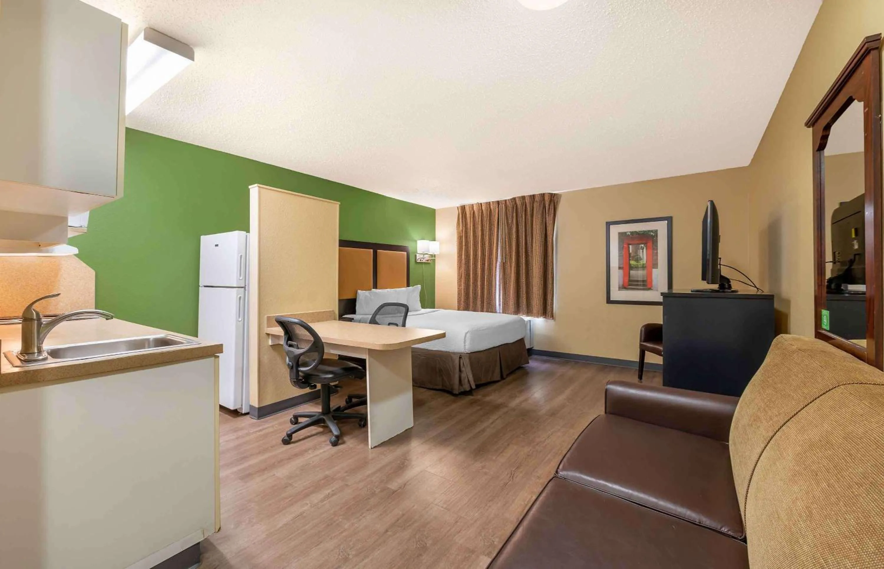 Bedroom in Extended Stay America Suites - Chicago - Buffalo Grove - Deerfield