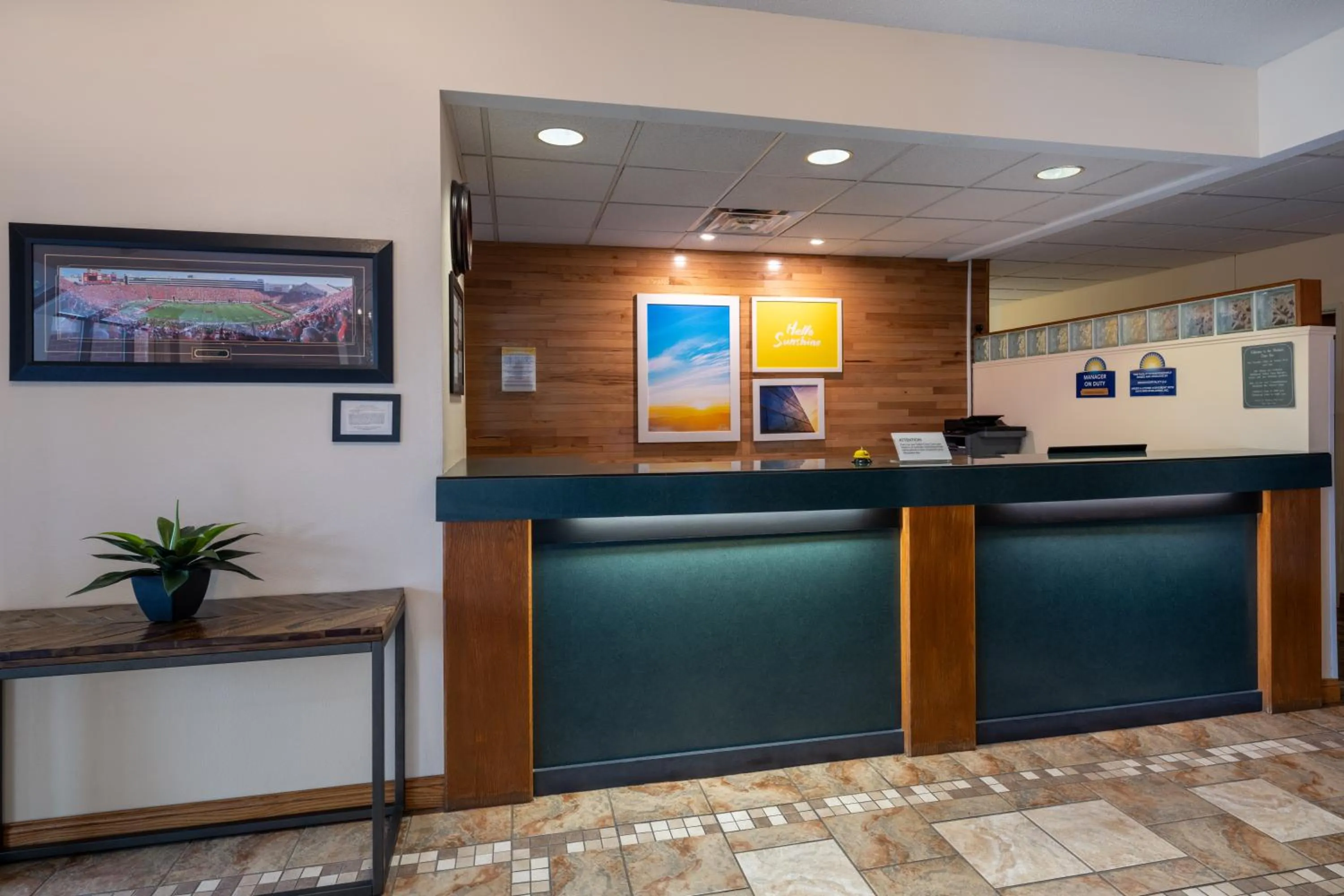 Lobby or reception in Days Inn & Suites by Wyndham Madison