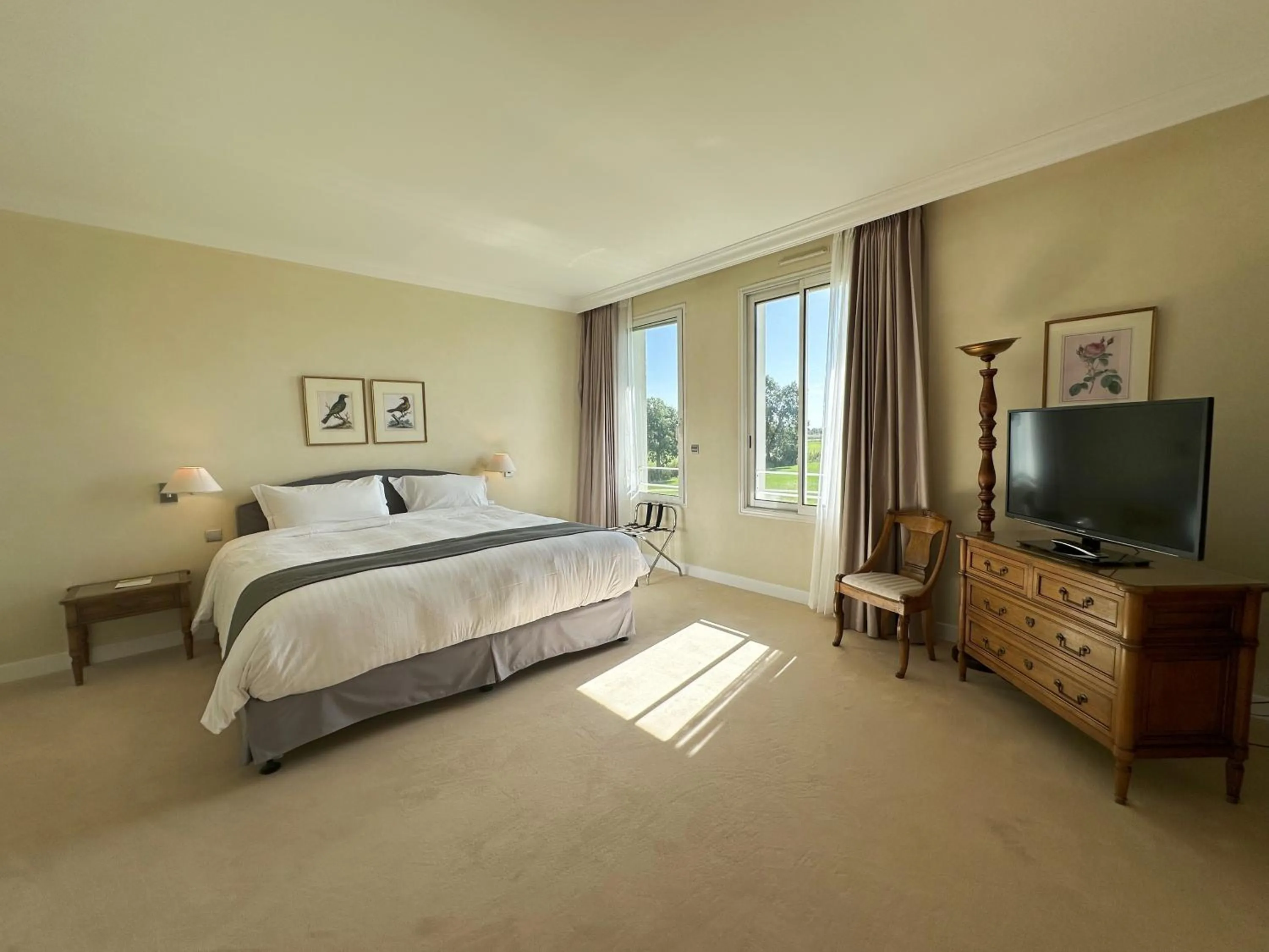 Bedroom, Bed in Relais de Margaux - Hôtel, Golf & Spa