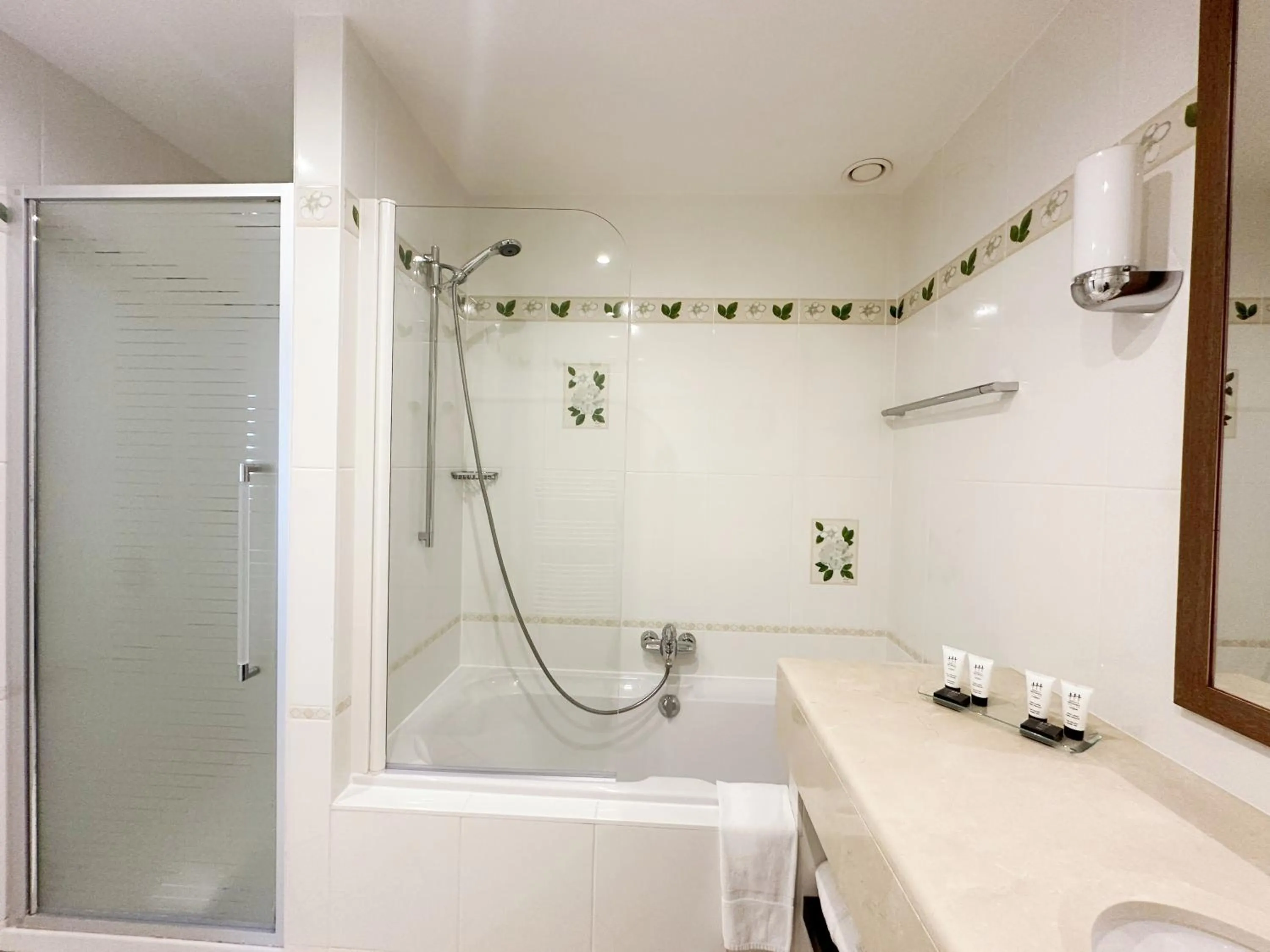 Shower in Relais de Margaux - Hôtel, Golf & Spa