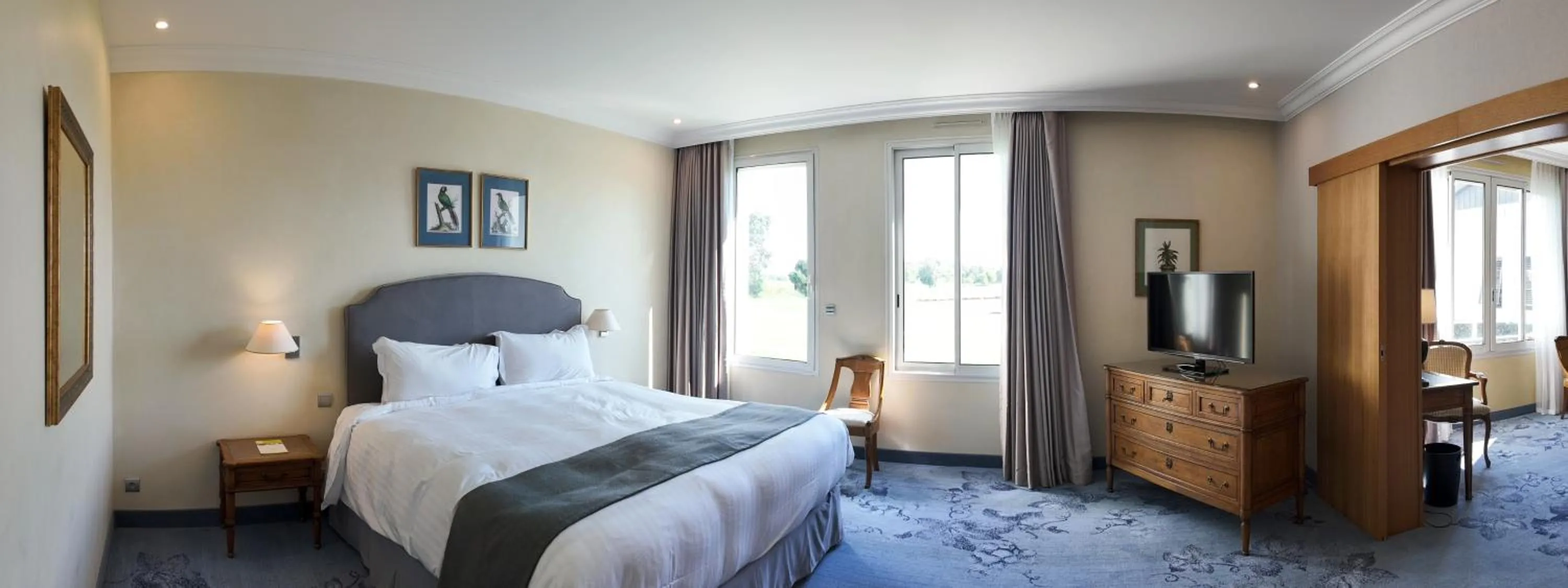 Photo of the whole room, Bed in Relais de Margaux - Hôtel, Golf & Spa