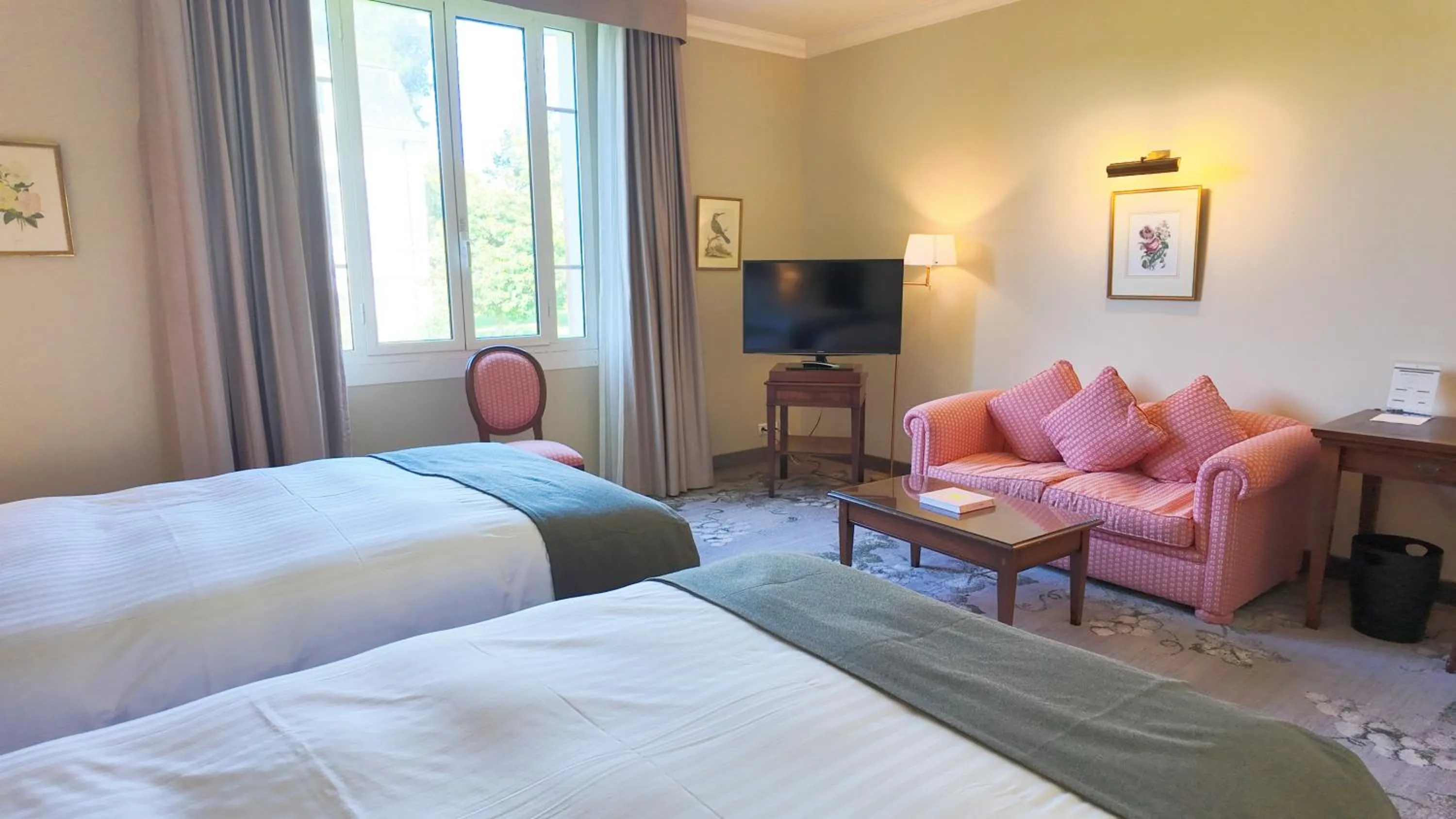 Photo of the whole room, Bed in Relais de Margaux - Hôtel, Golf & Spa