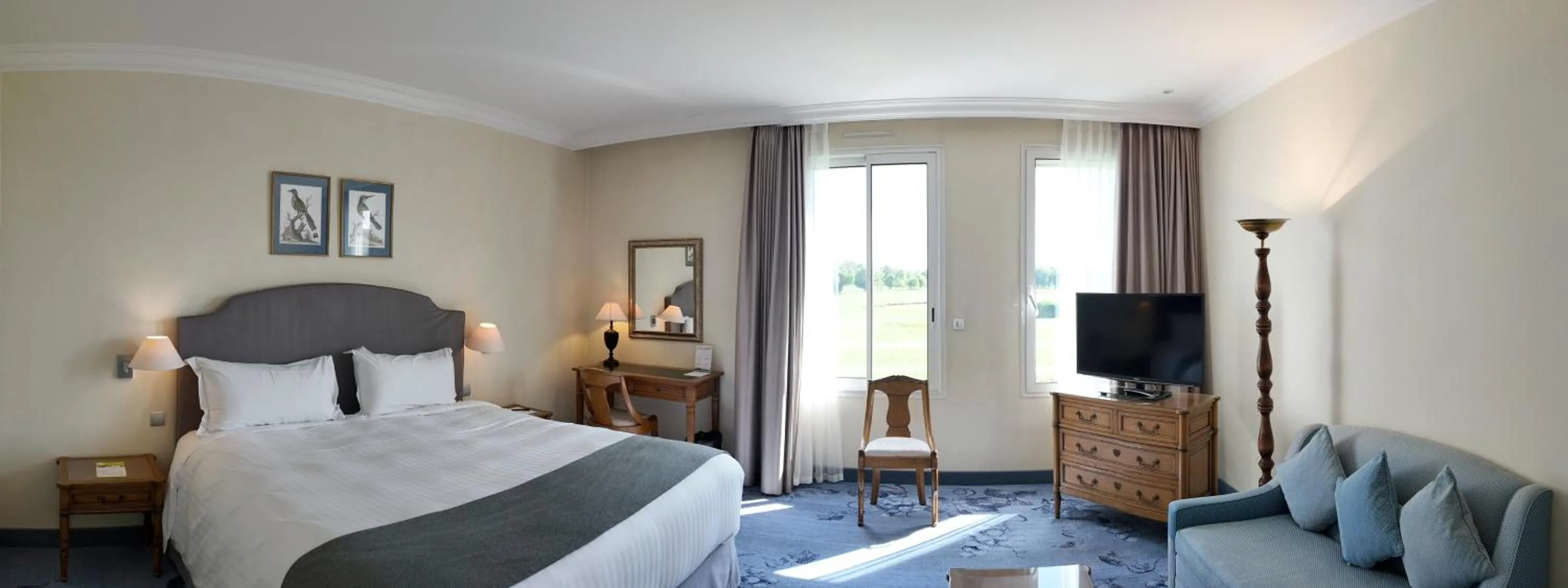 Photo of the whole room, Bed in Relais de Margaux - Hôtel, Golf & Spa