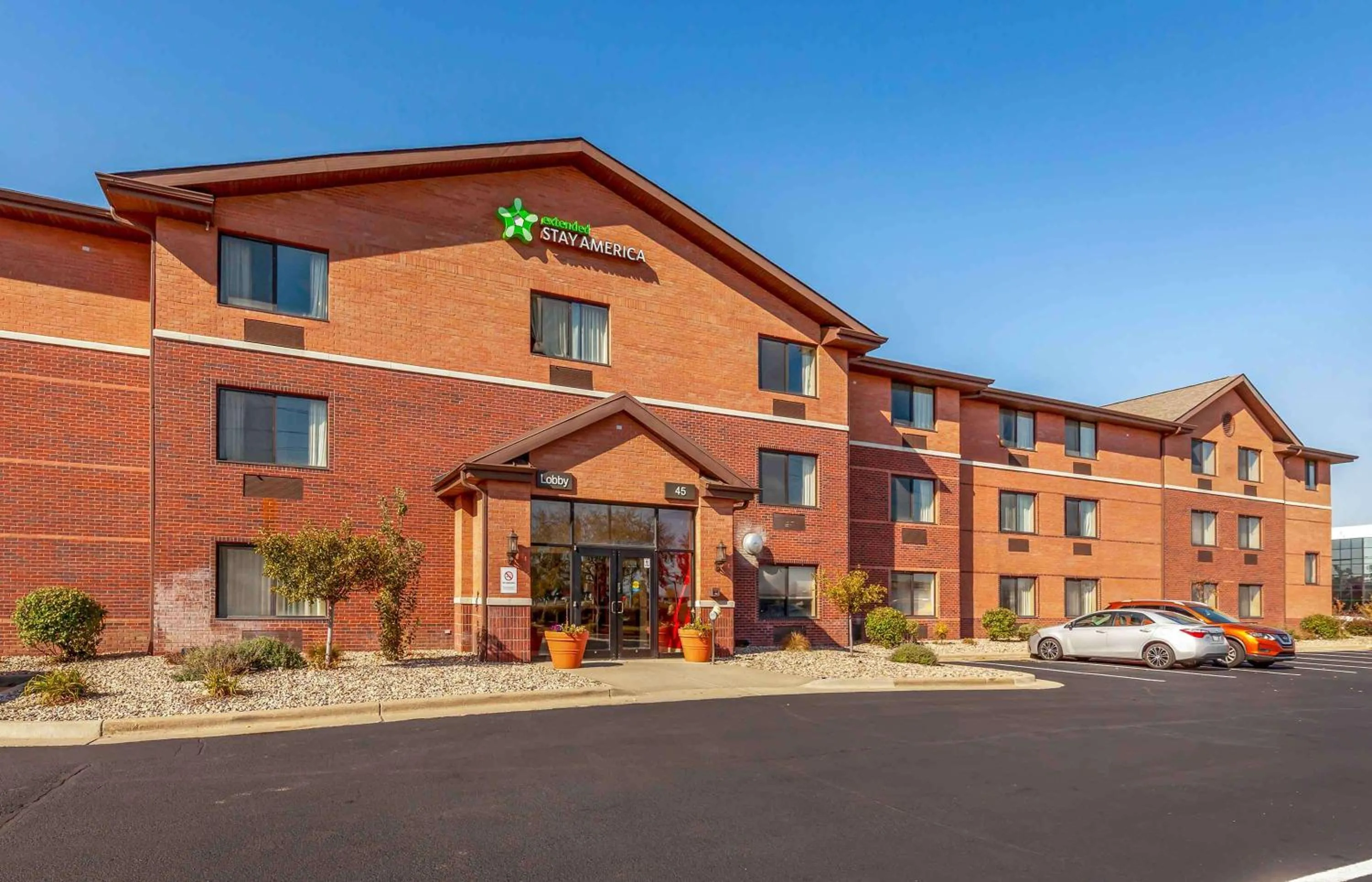 Property building in Extended Stay America Select Suites - Madison - Old Sauk Rd