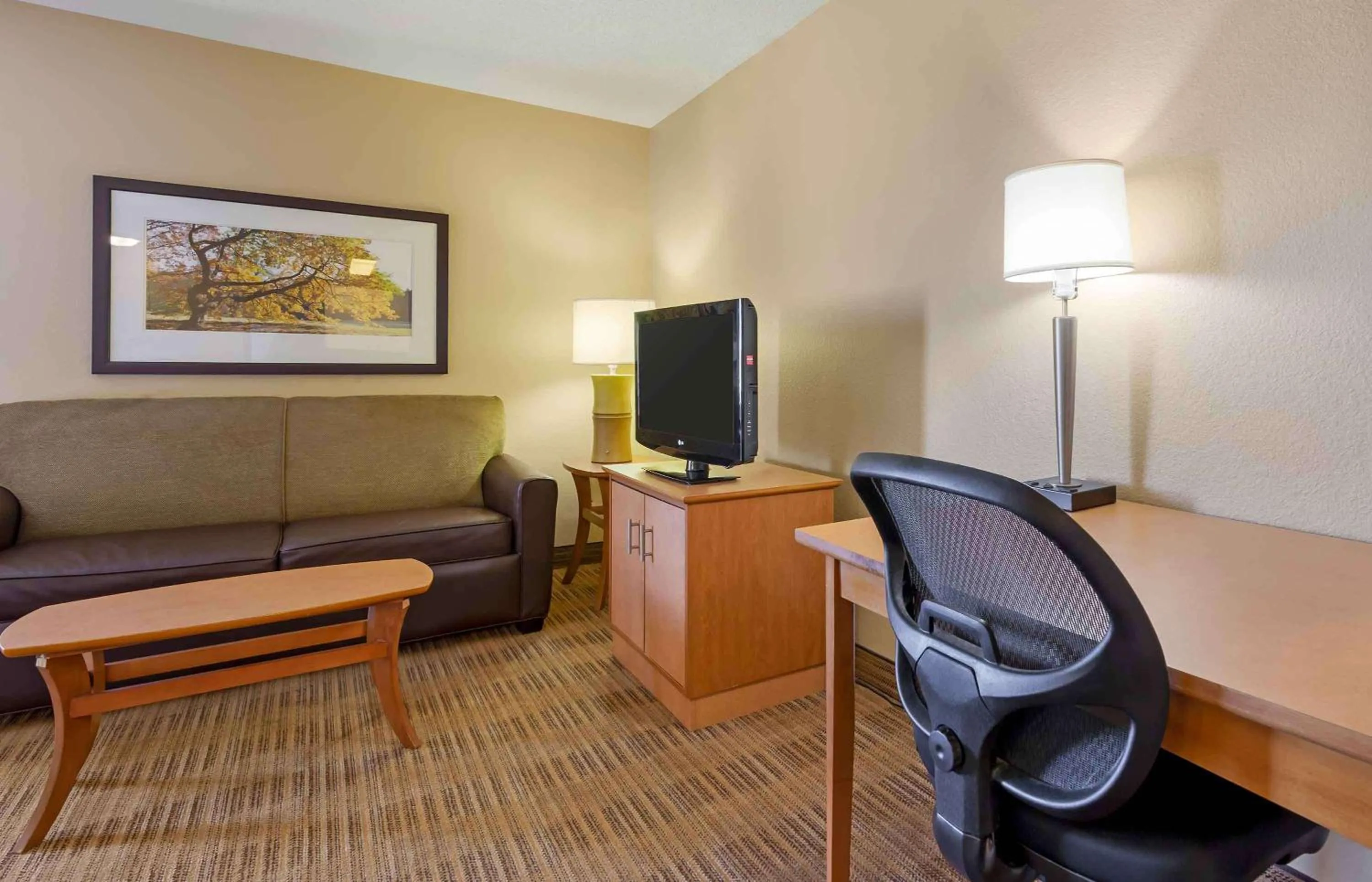 Bedroom in Extended Stay America Select Suites - Madison - Old Sauk Rd