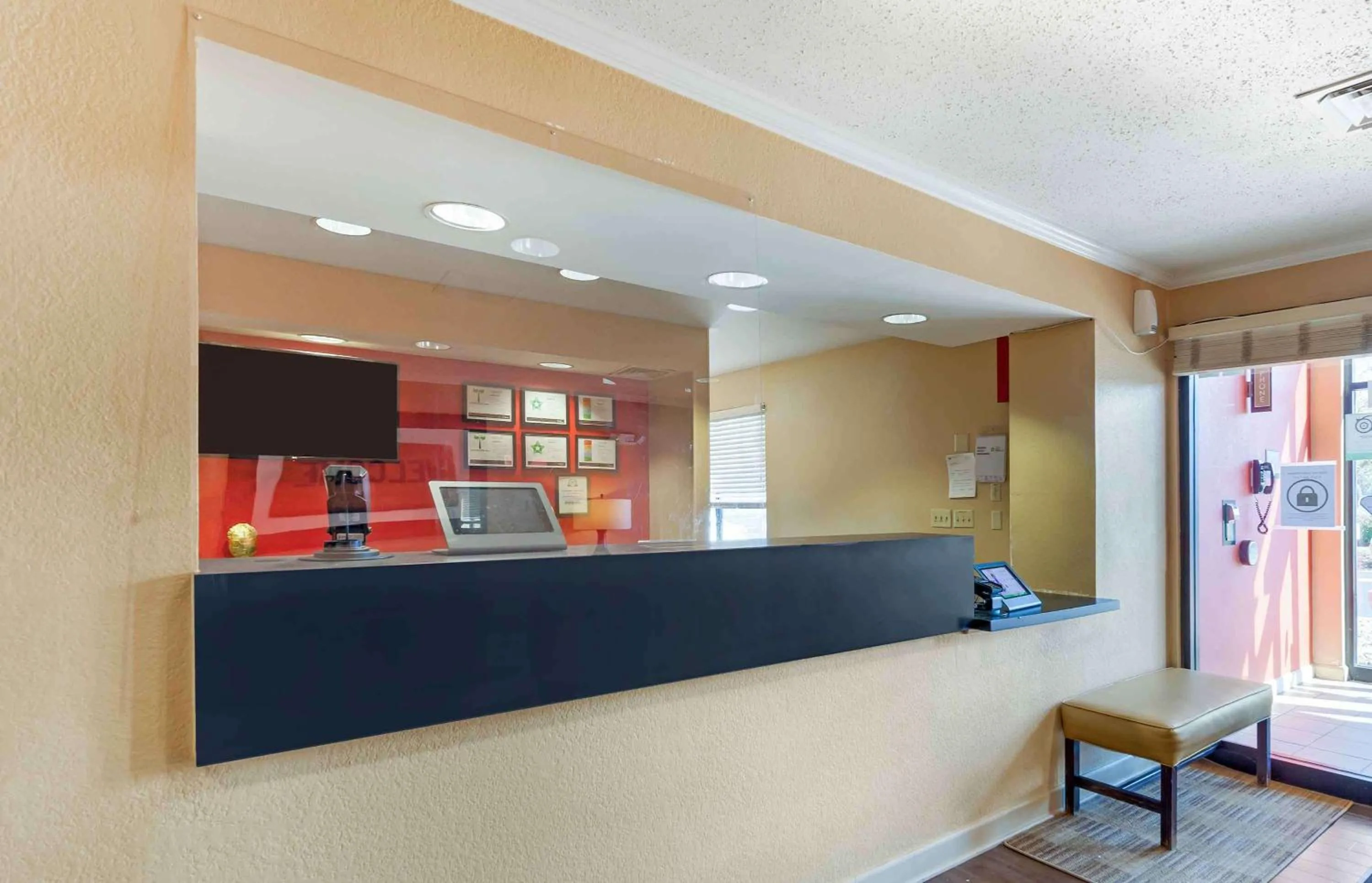 Lobby or reception in Extended Stay America Select Suites - Madison - Old Sauk Rd