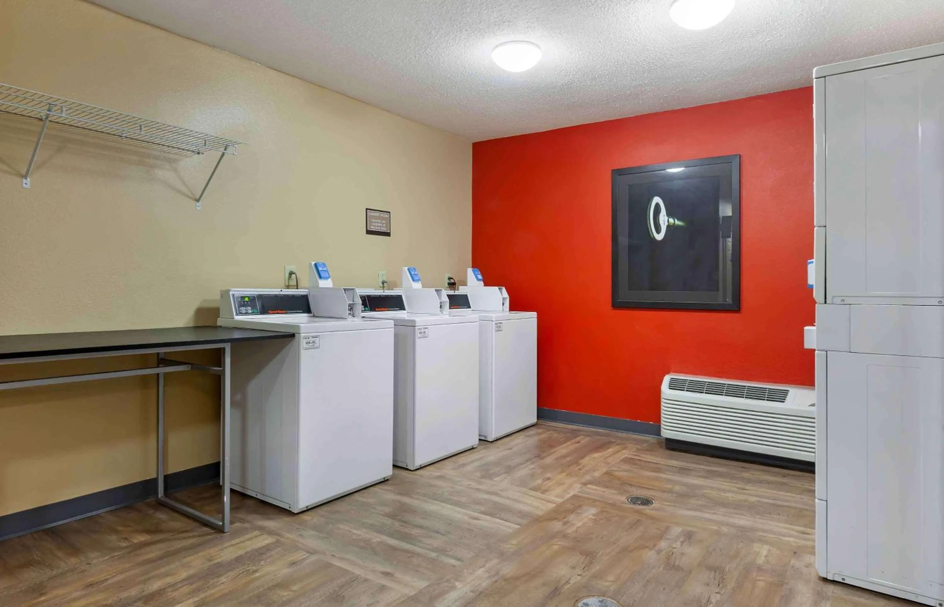 Property building in Extended Stay America Select Suites - Madison - Old Sauk Rd