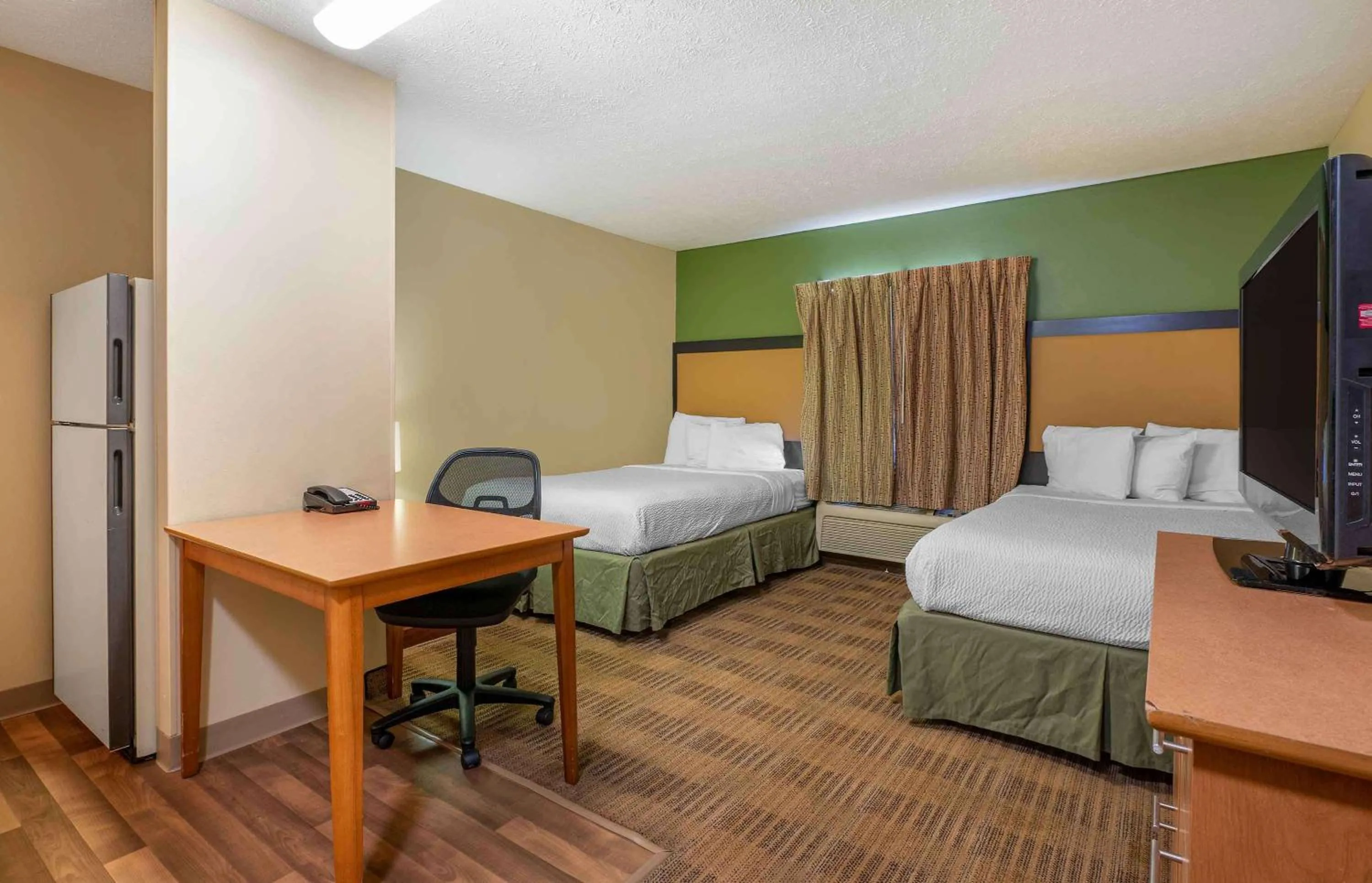 Bedroom, Bed in Extended Stay America Select Suites - Indianapolis - North - Carmel