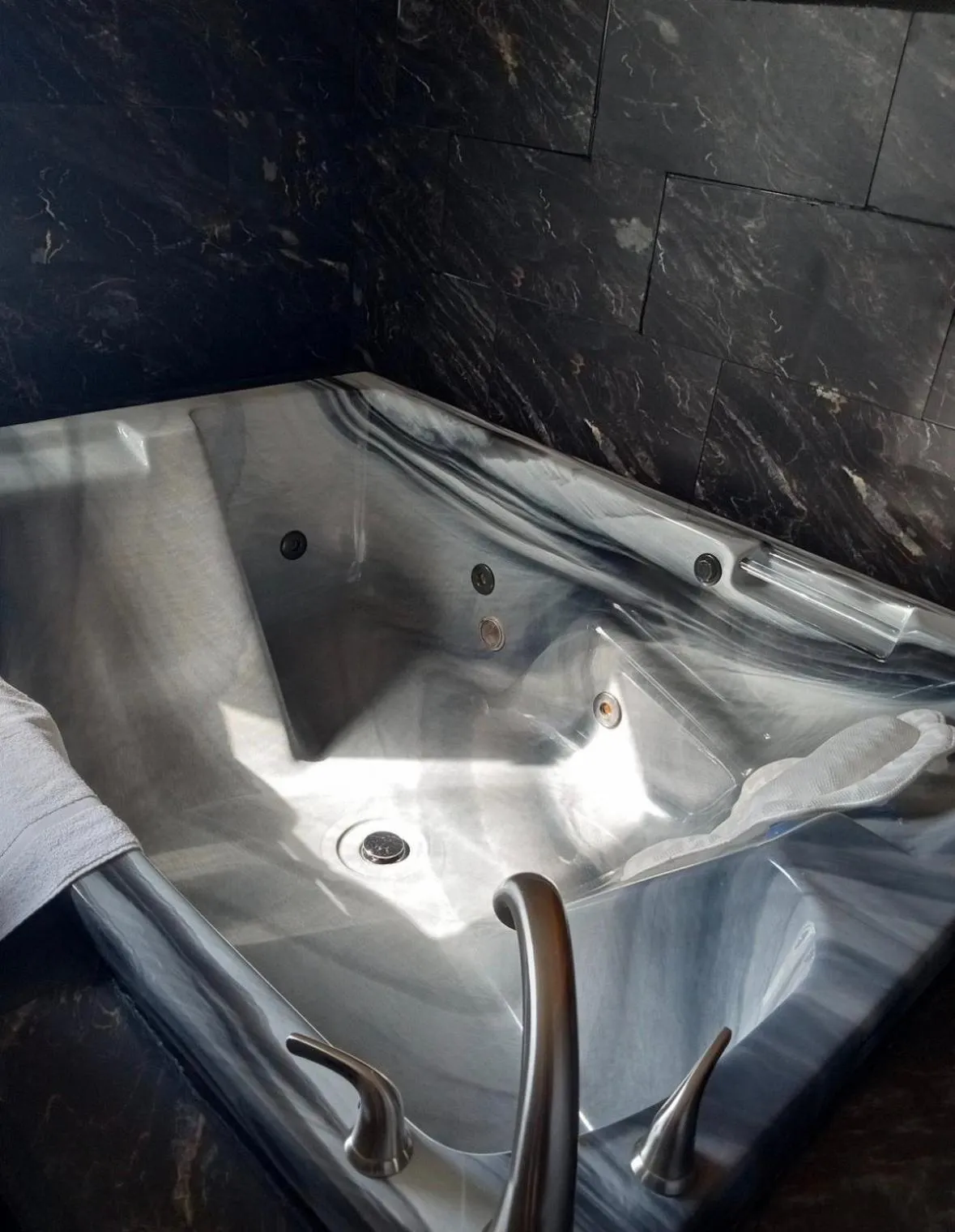 Hot Tub in Super 8 by Wyndham Bourbonnais/Kankakee Area