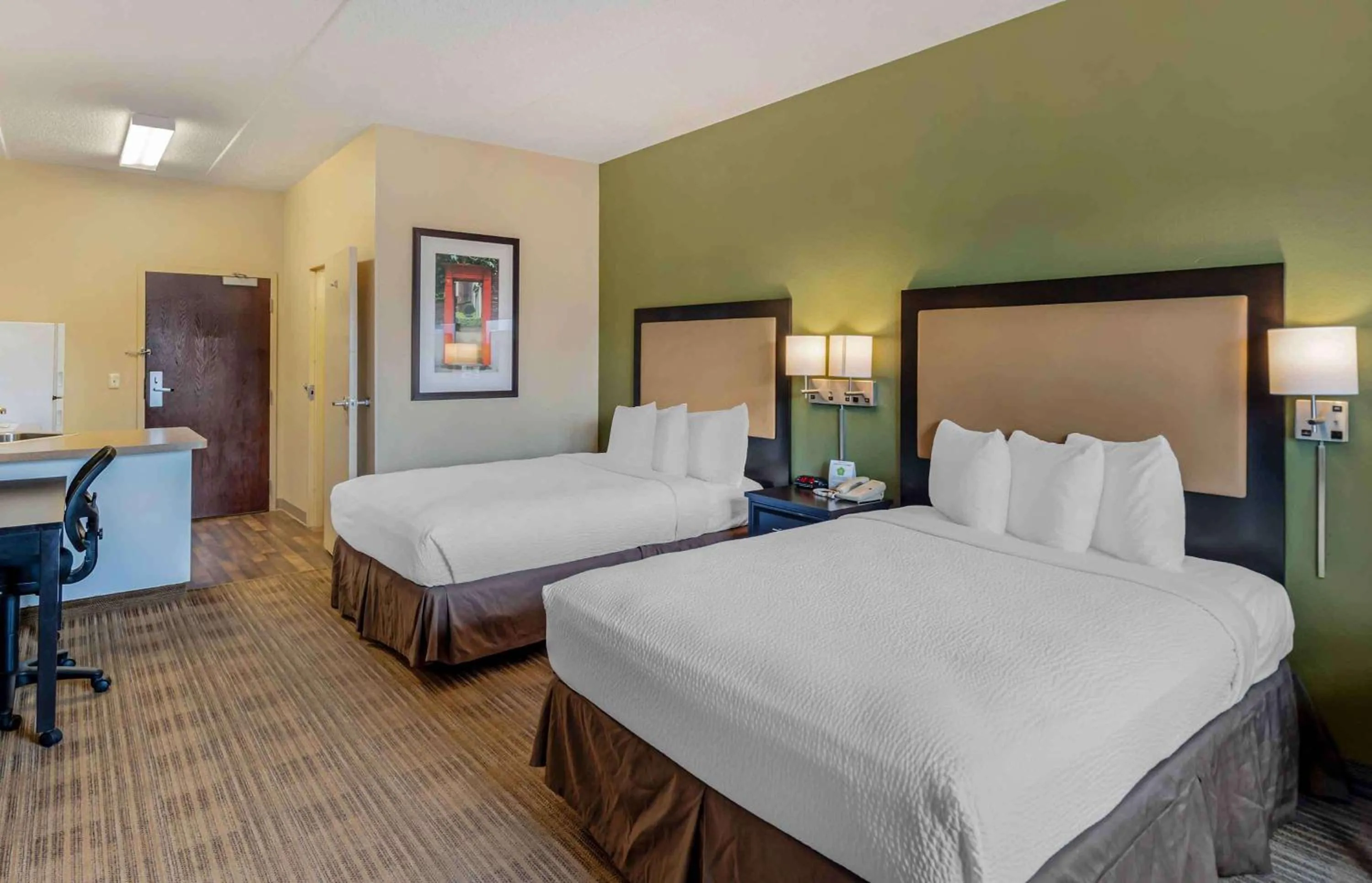 Bedroom, Bed in Extended Stay America Select Suites - Chicago - O'Hare