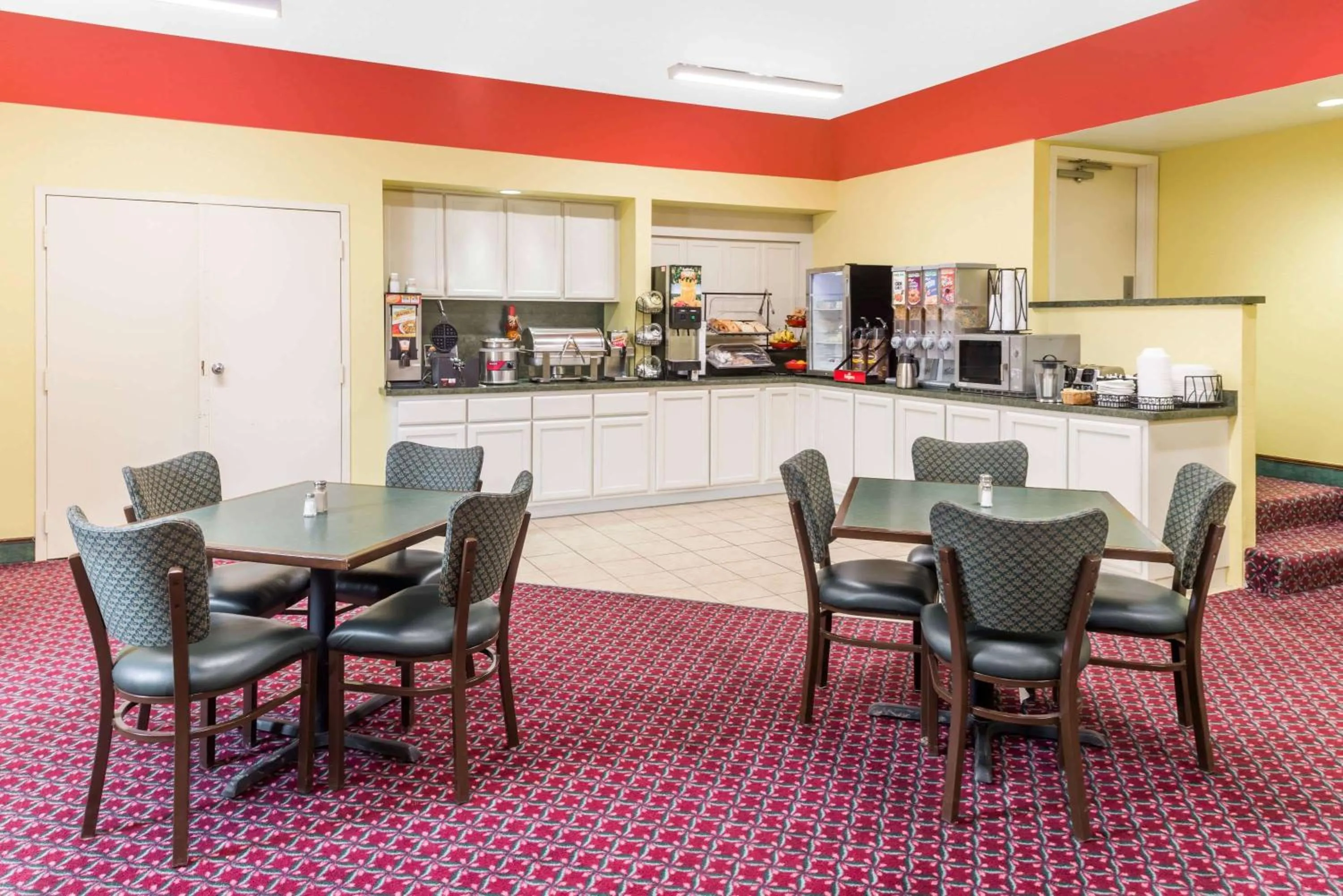 Restaurant/places to eat in Ramada by Wyndham Vandalia