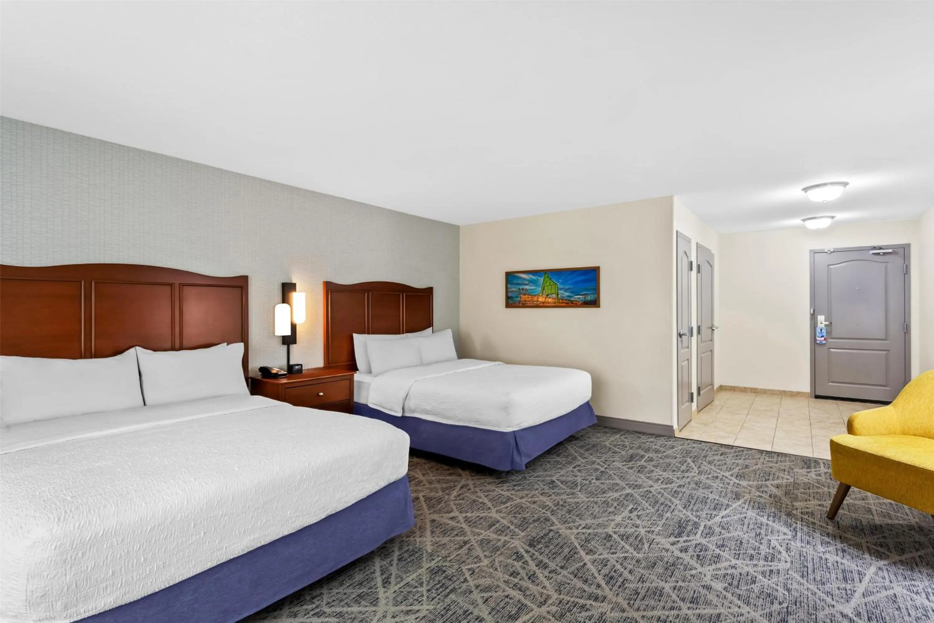 Bed in Hampton Inn Dekalb - Near the University