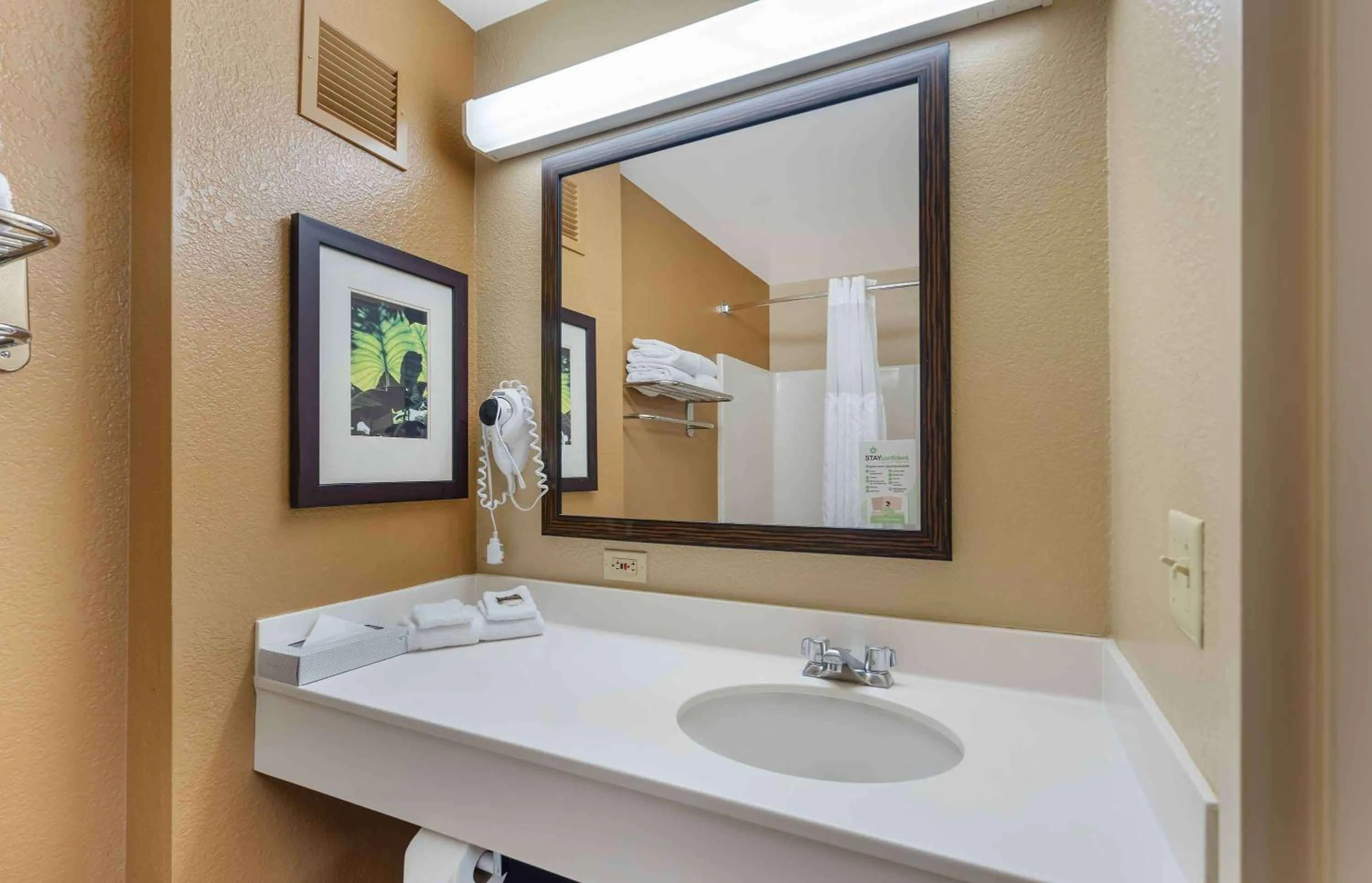 Bathroom in Extended Stay America Suites - Chicago - Vernon Hills - Lake Forest
