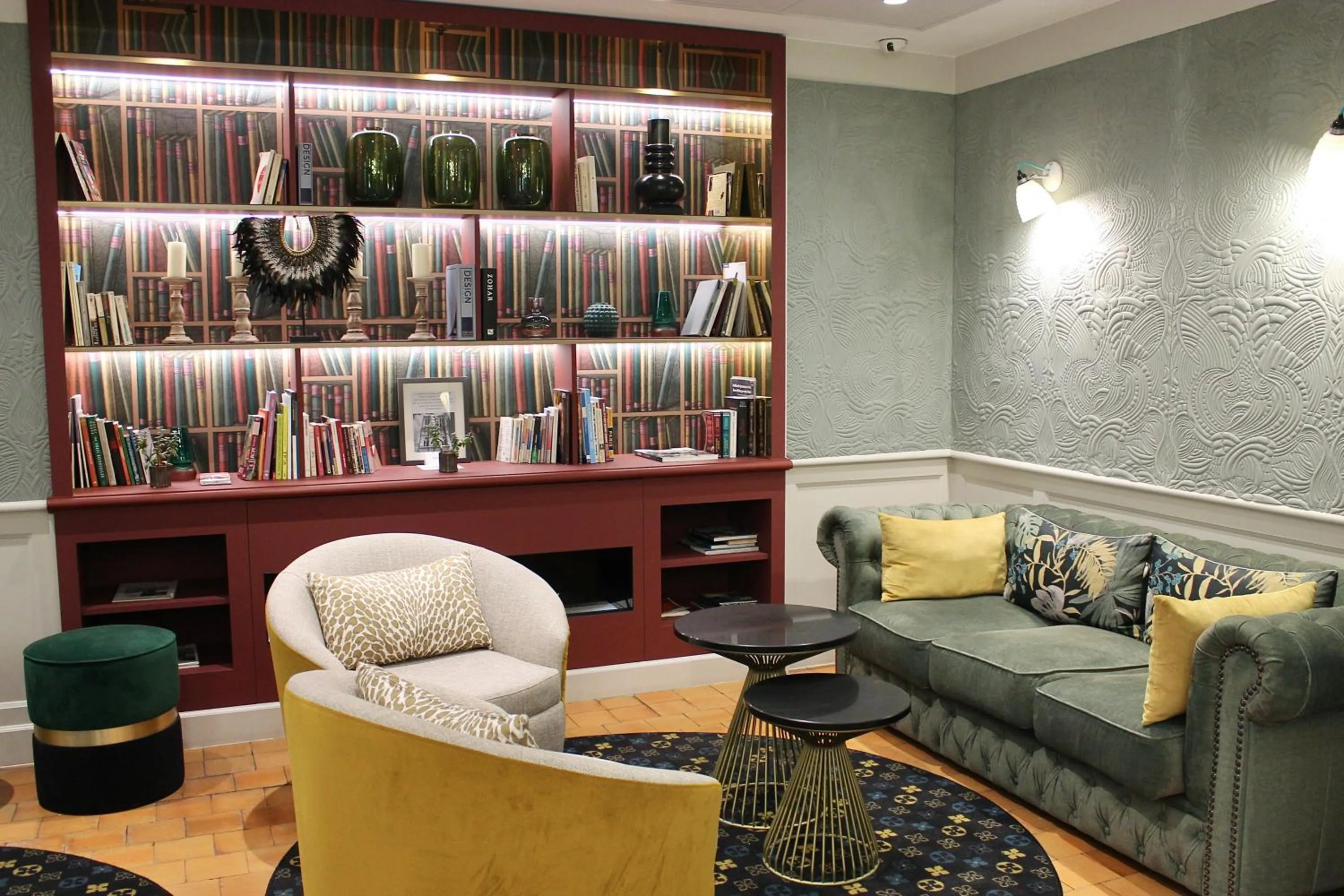 Property building in Mercure Paris Notre Dame Saint Germain des Prés