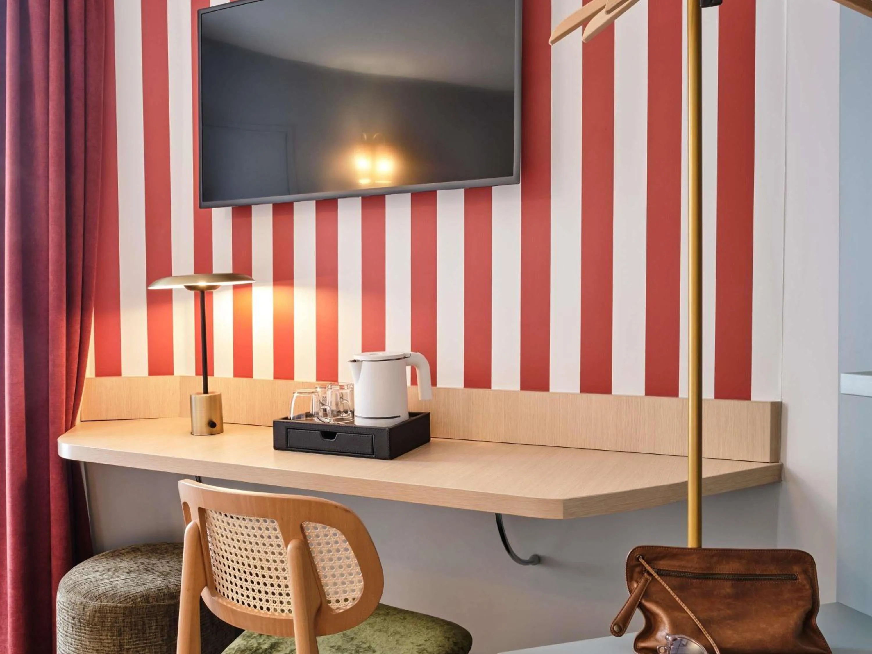 Bedroom in Mercure Paris Notre Dame Saint Germain des Prés