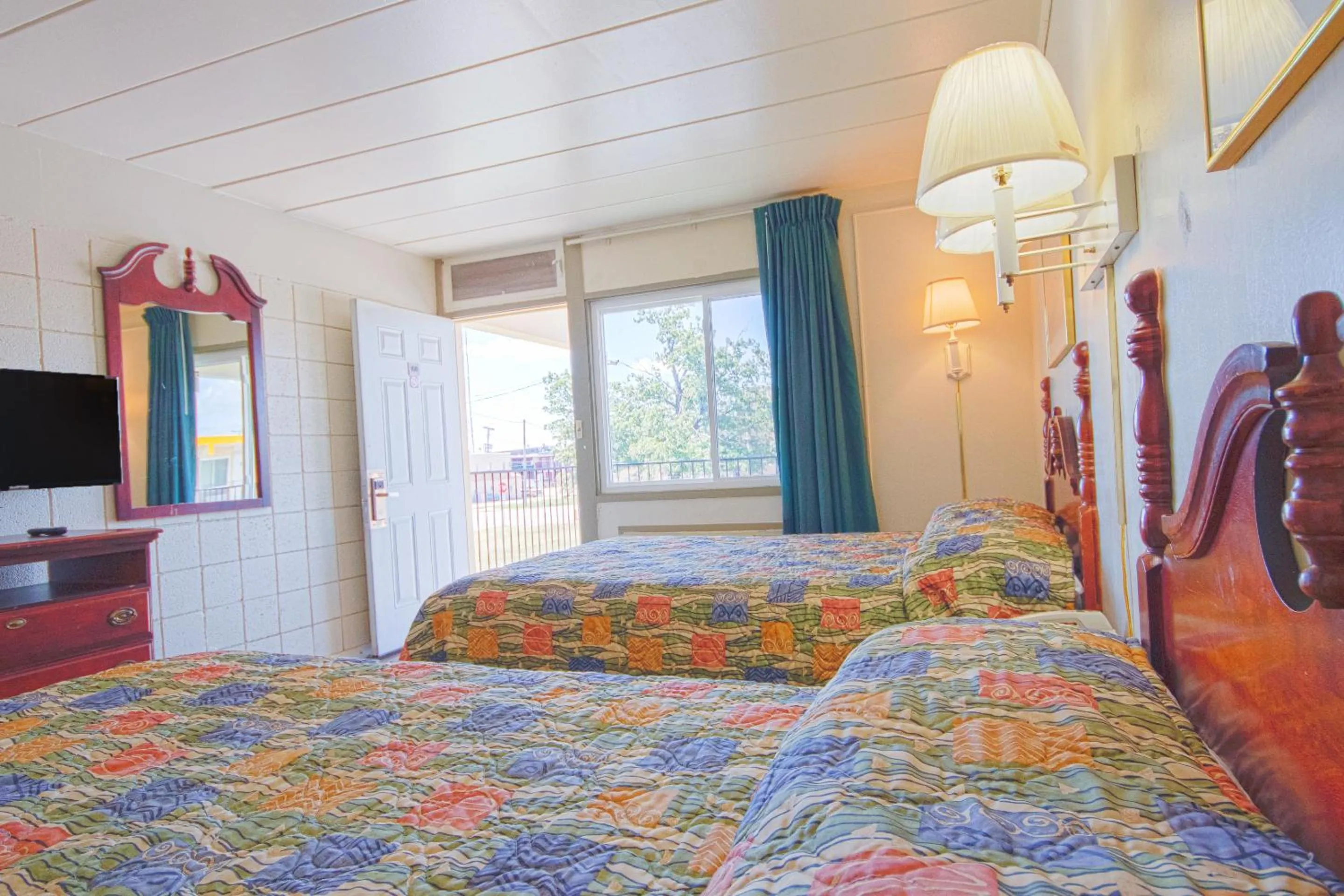 Bedroom in Centralia Motel near Downtown by OYO