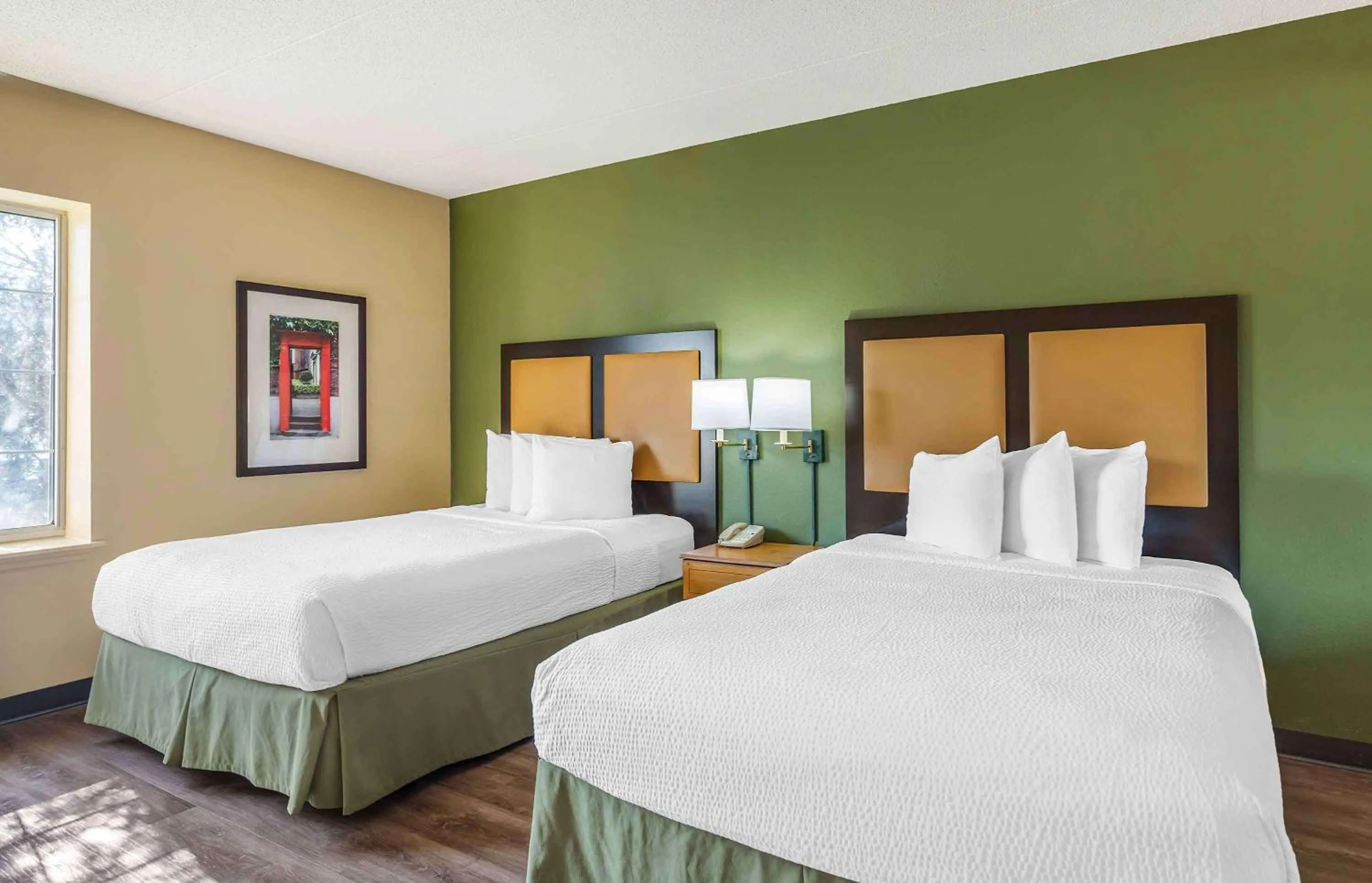 Bedroom, Bed in Extended Stay America Select Suites - Chicago - Vernon Hills - Lincolnshire