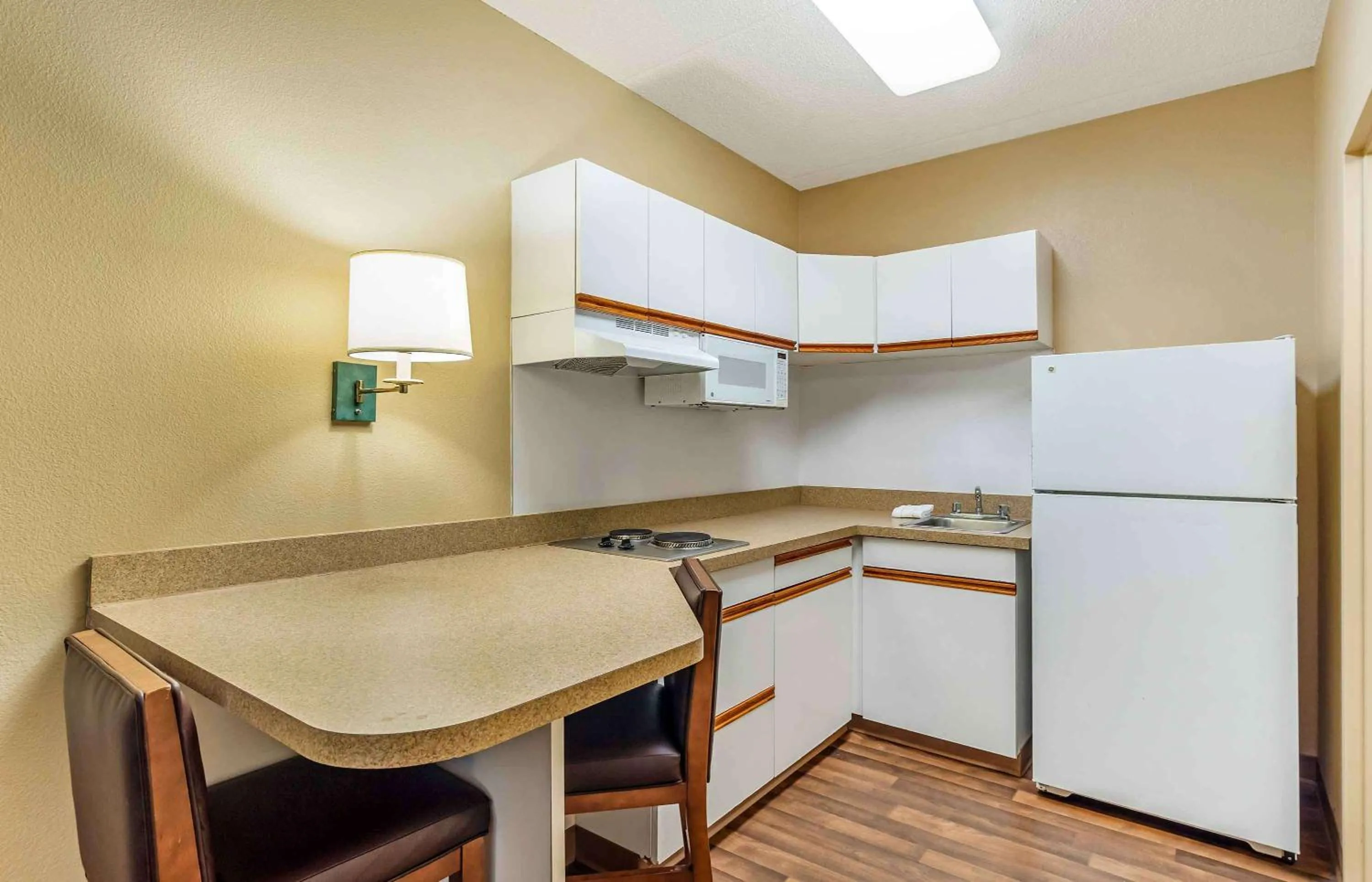 Bedroom in Extended Stay America Select Suites - Chicago - Vernon Hills - Lincolnshire
