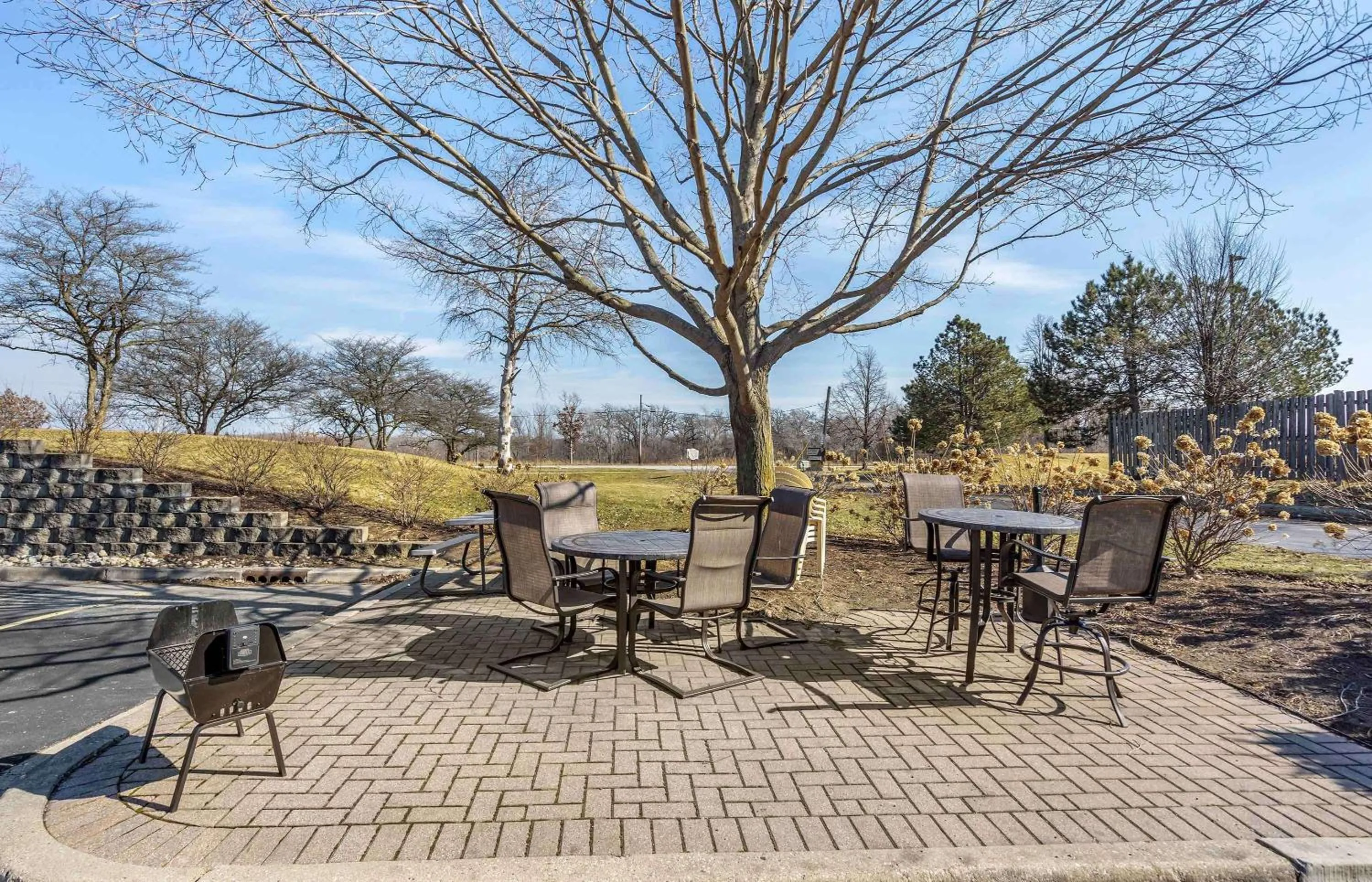 Property building in Extended Stay America Select Suites - Chicago - Vernon Hills - Lincolnshire