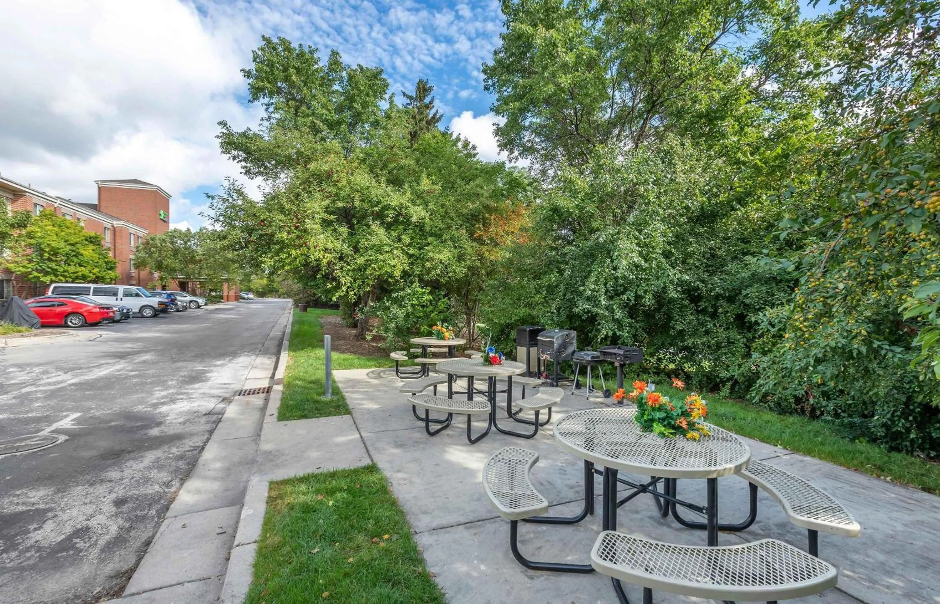 Property building in Extended Stay America Suites - Milwaukee - Brookfield