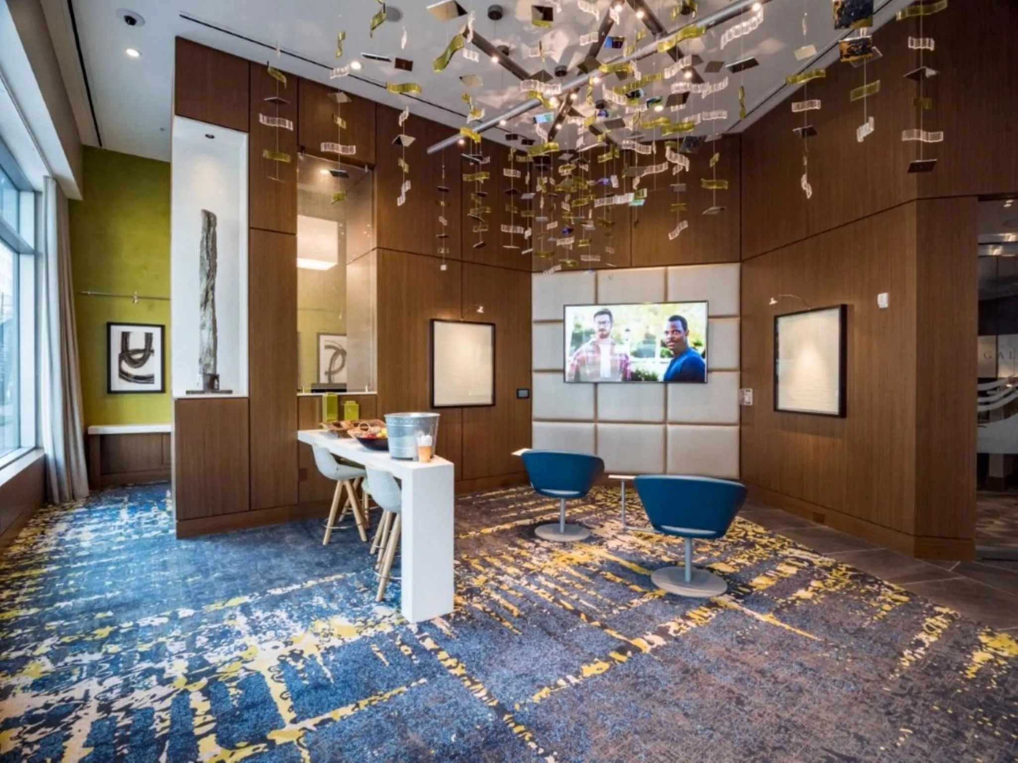 Lobby or reception in Bluebird Suites Near Chevy Chase